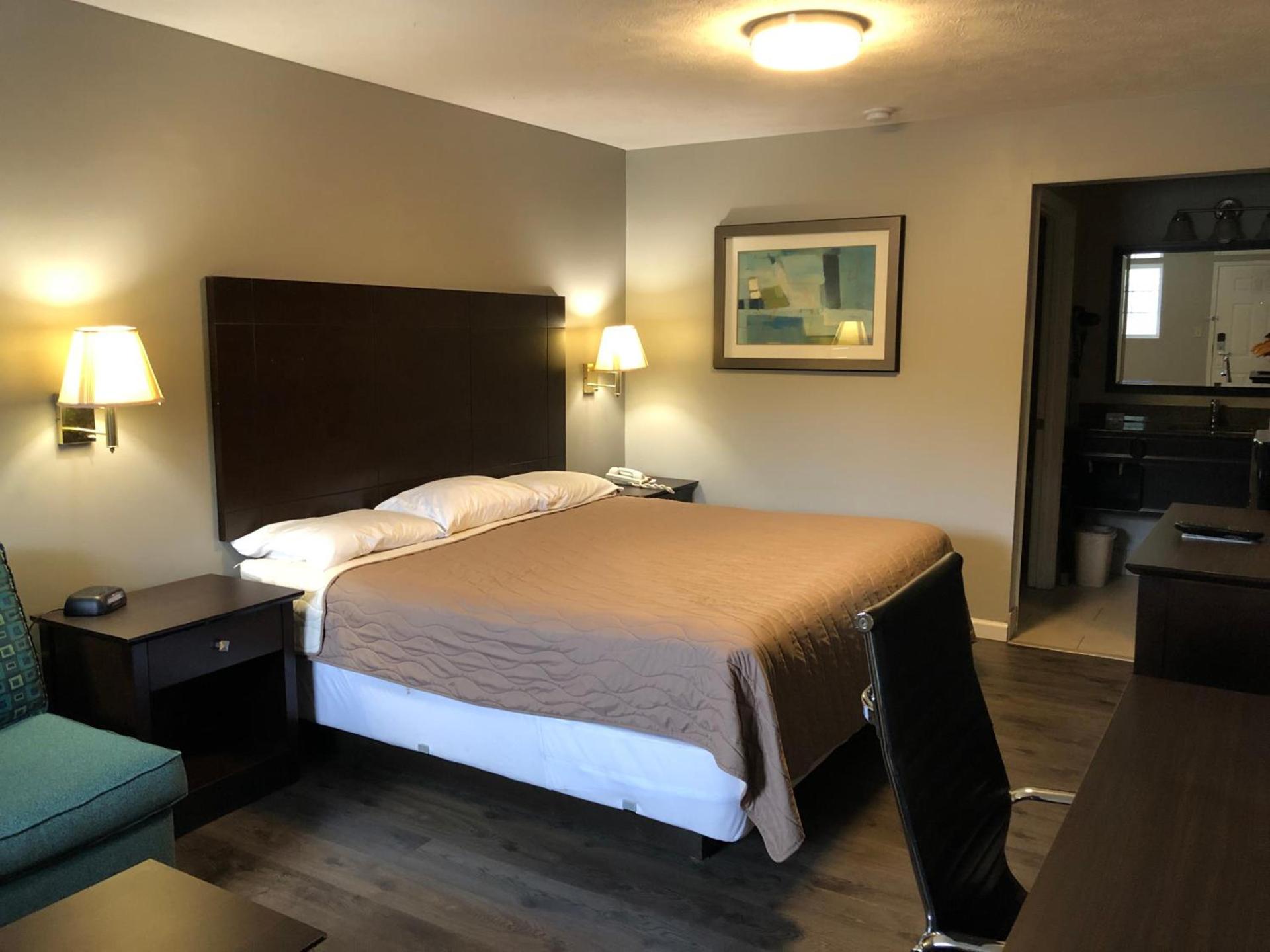 Deerfield Inn and Suites - Fairview photo 7
