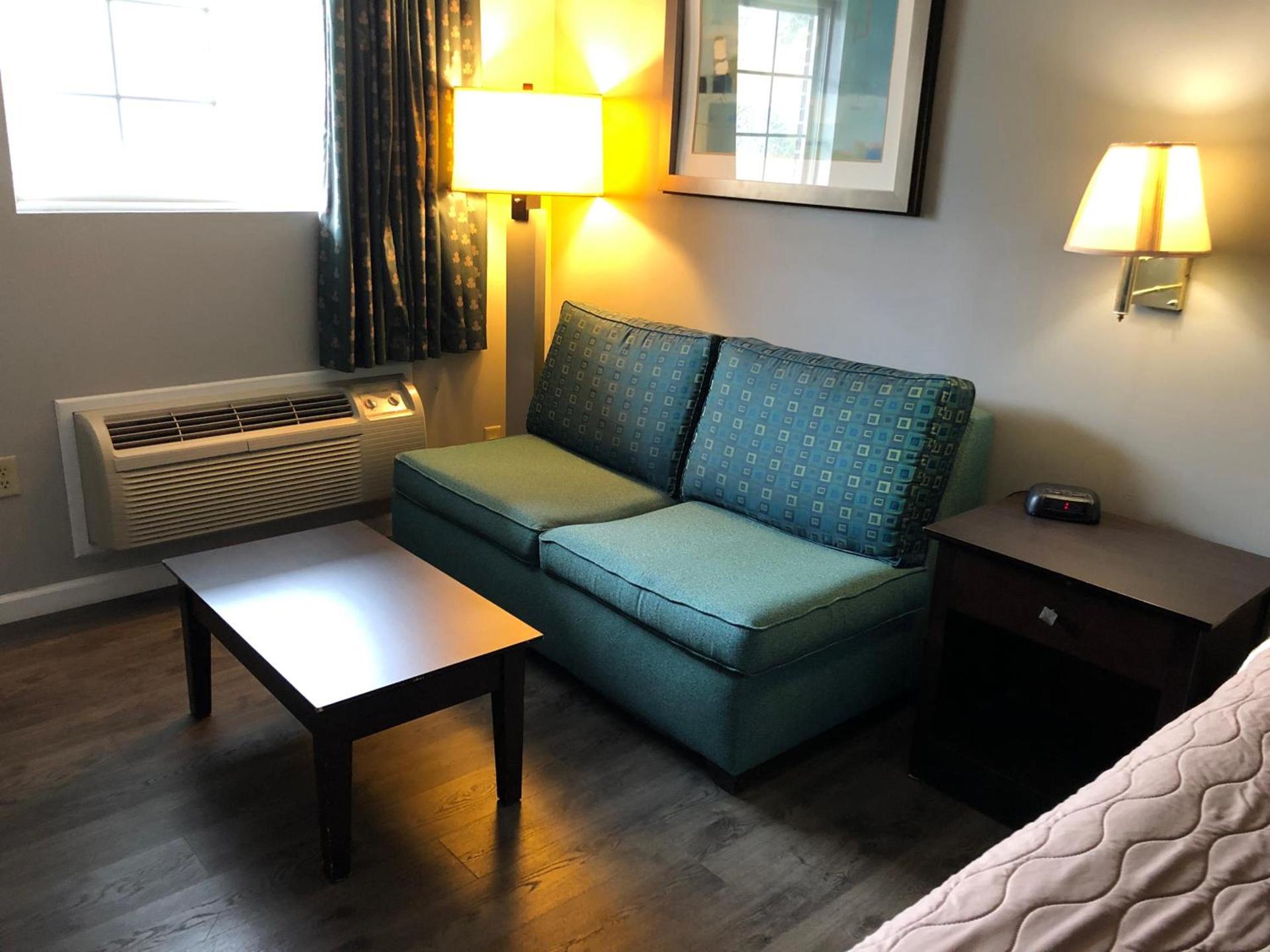 Deerfield Inn and Suites - Fairview photo 8