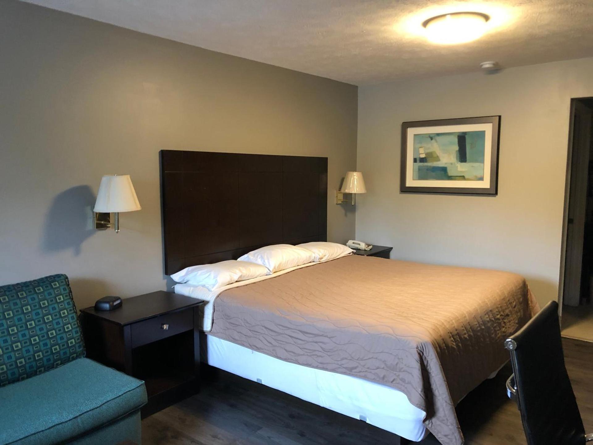 Deerfield Inn and Suites - Fairview photo 10