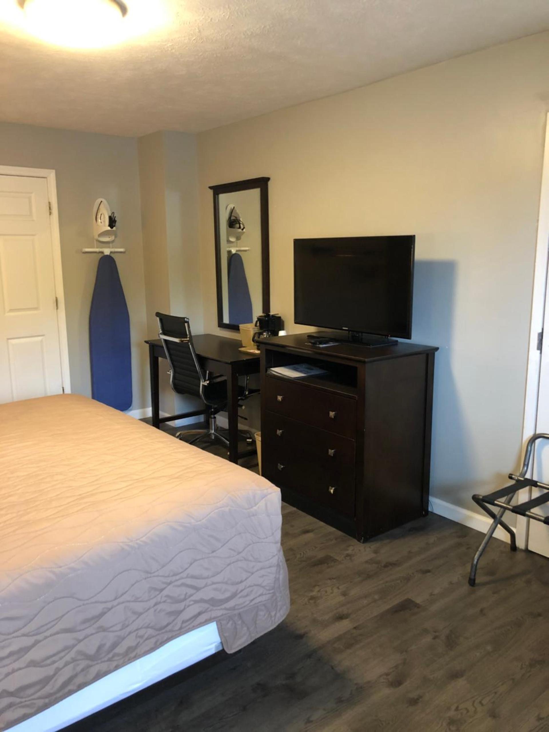 Deerfield Inn and Suites - Fairview photo 17