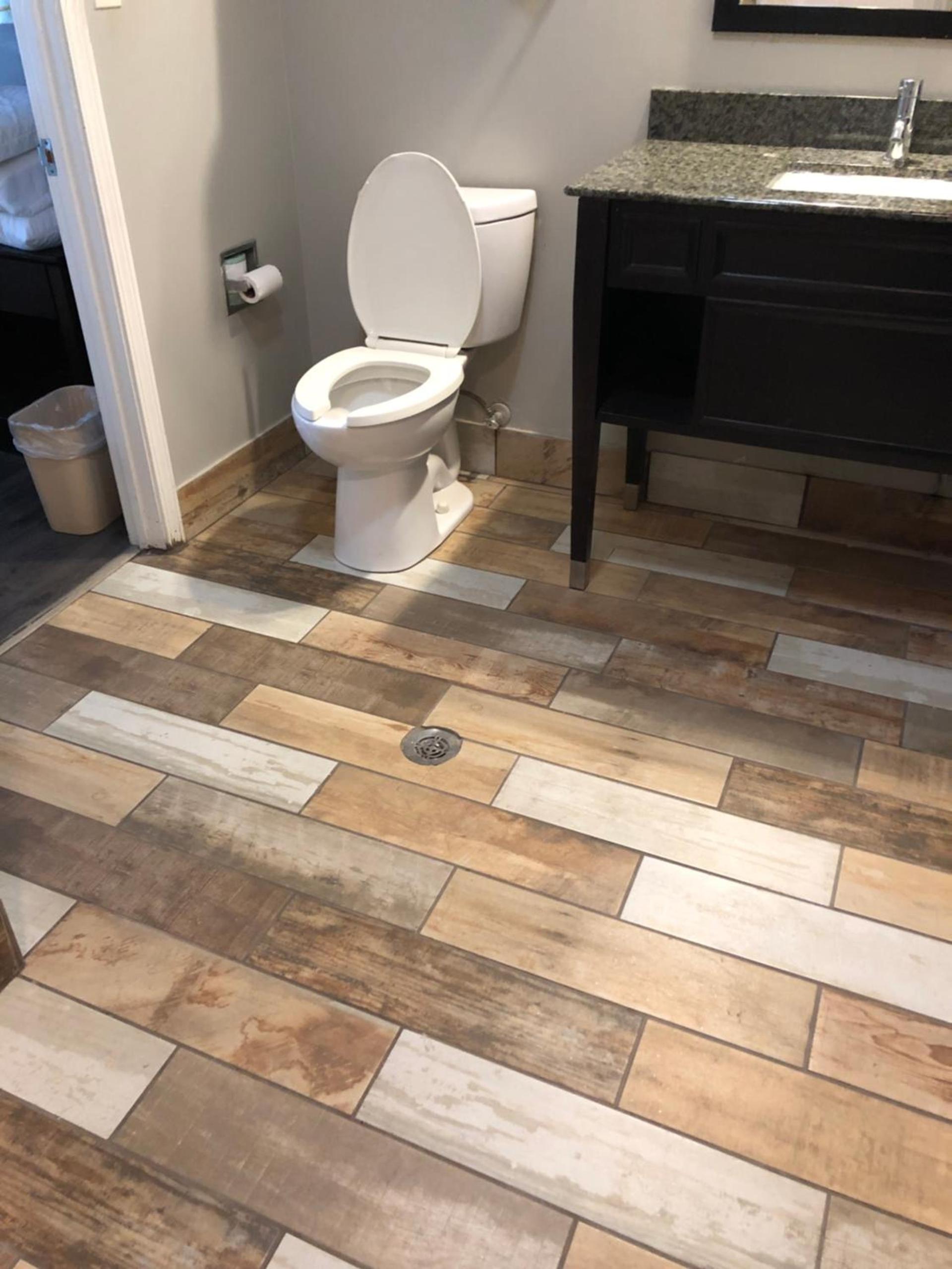 Deerfield Inn and Suites - Fairview photo 19