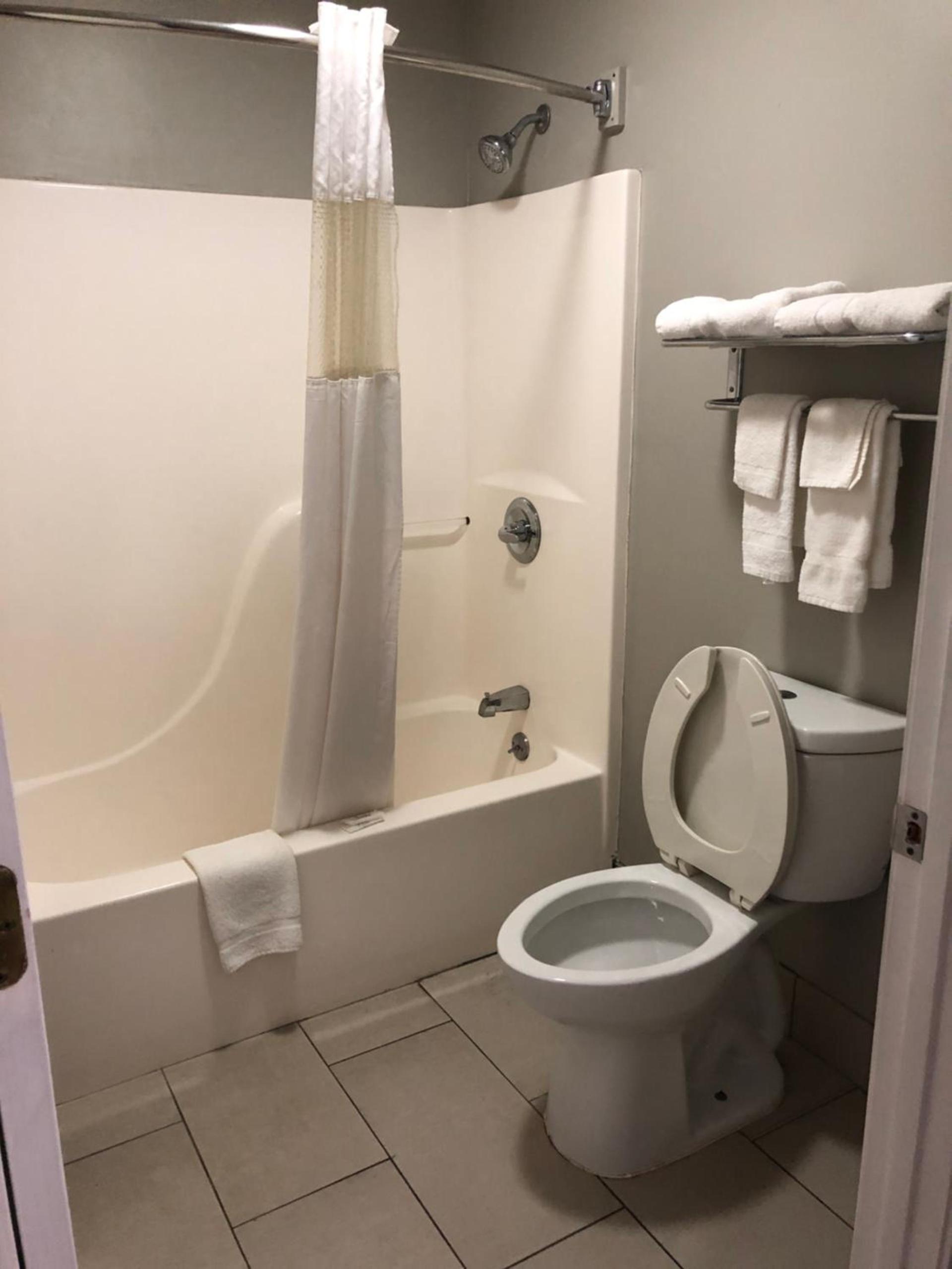 Deerfield Inn and Suites - Fairview photo 24