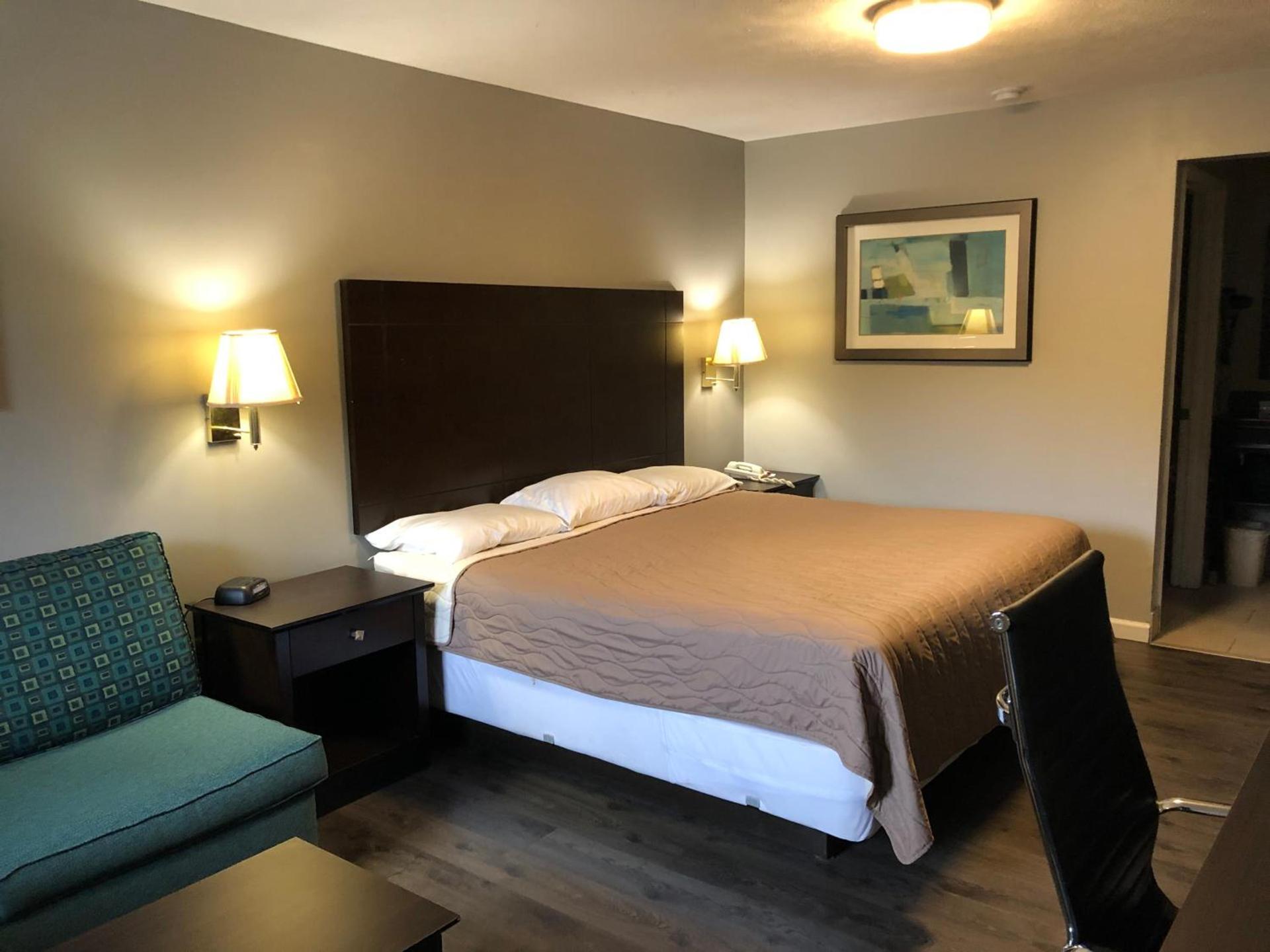 Deerfield Inn and Suites - Fairview photo 26