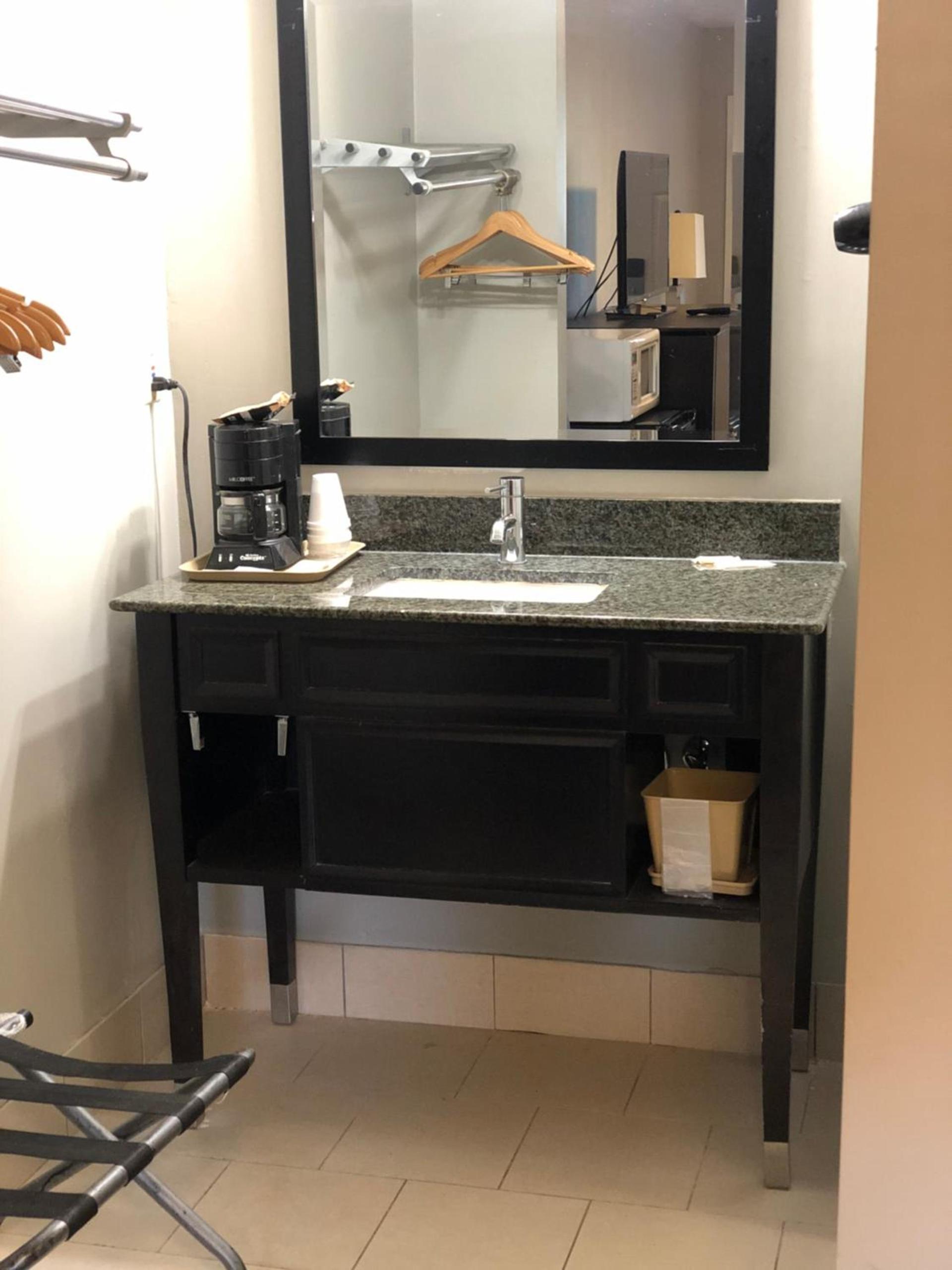 Deerfield Inn and Suites - Fairview photo 38
