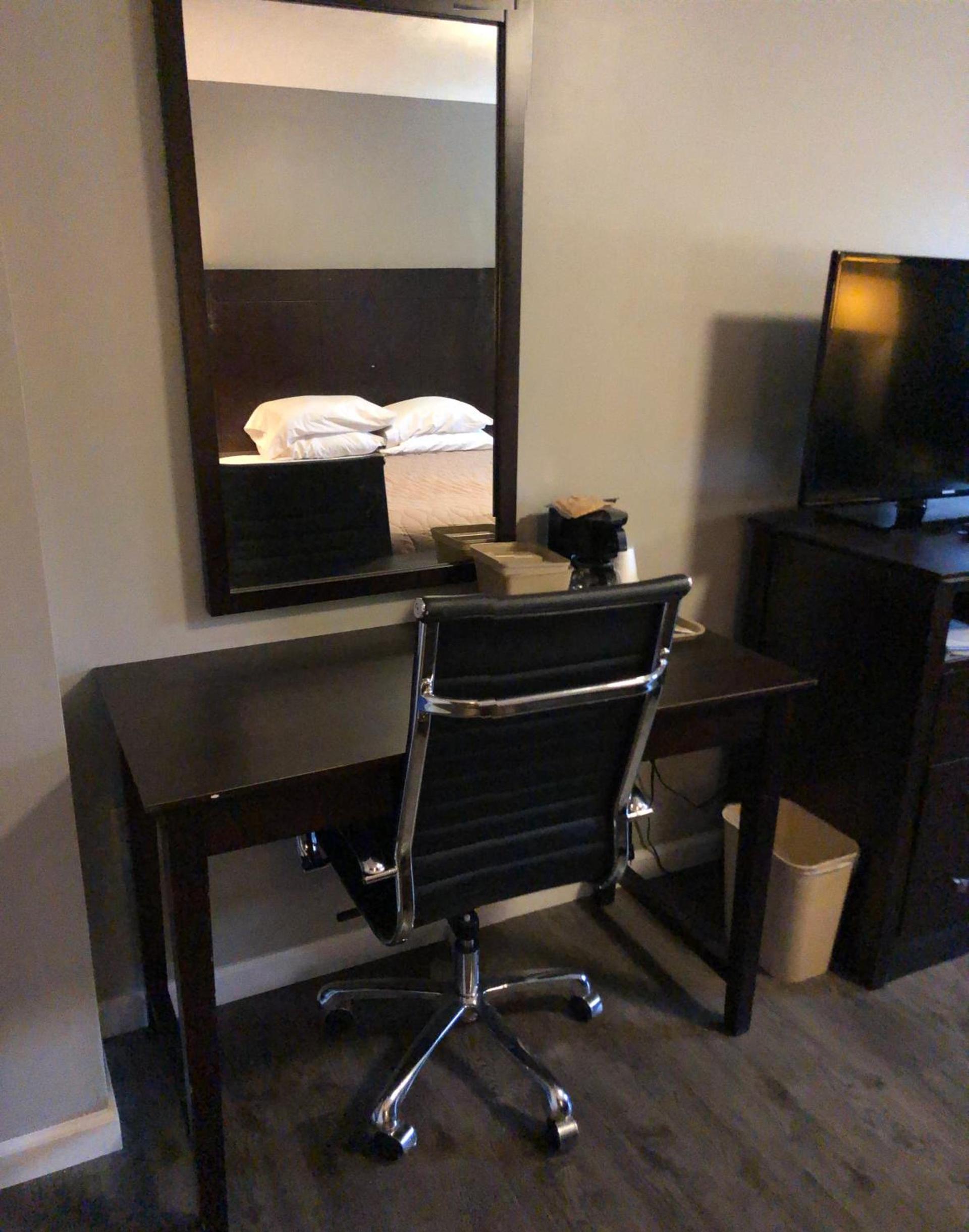 Deerfield Inn and Suites - Fairview photo 44