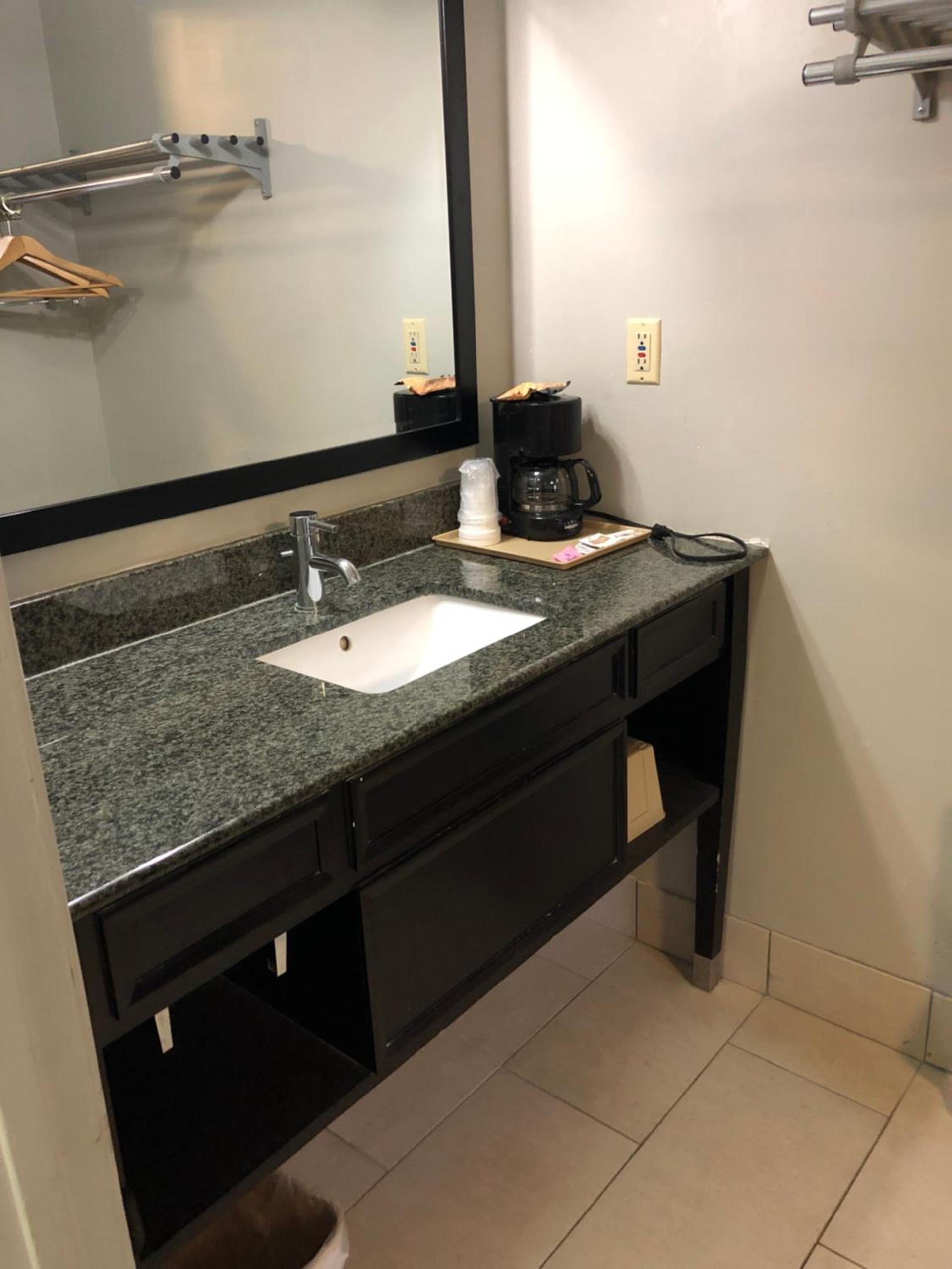 Deerfield Inn and Suites - Fairview photo 49