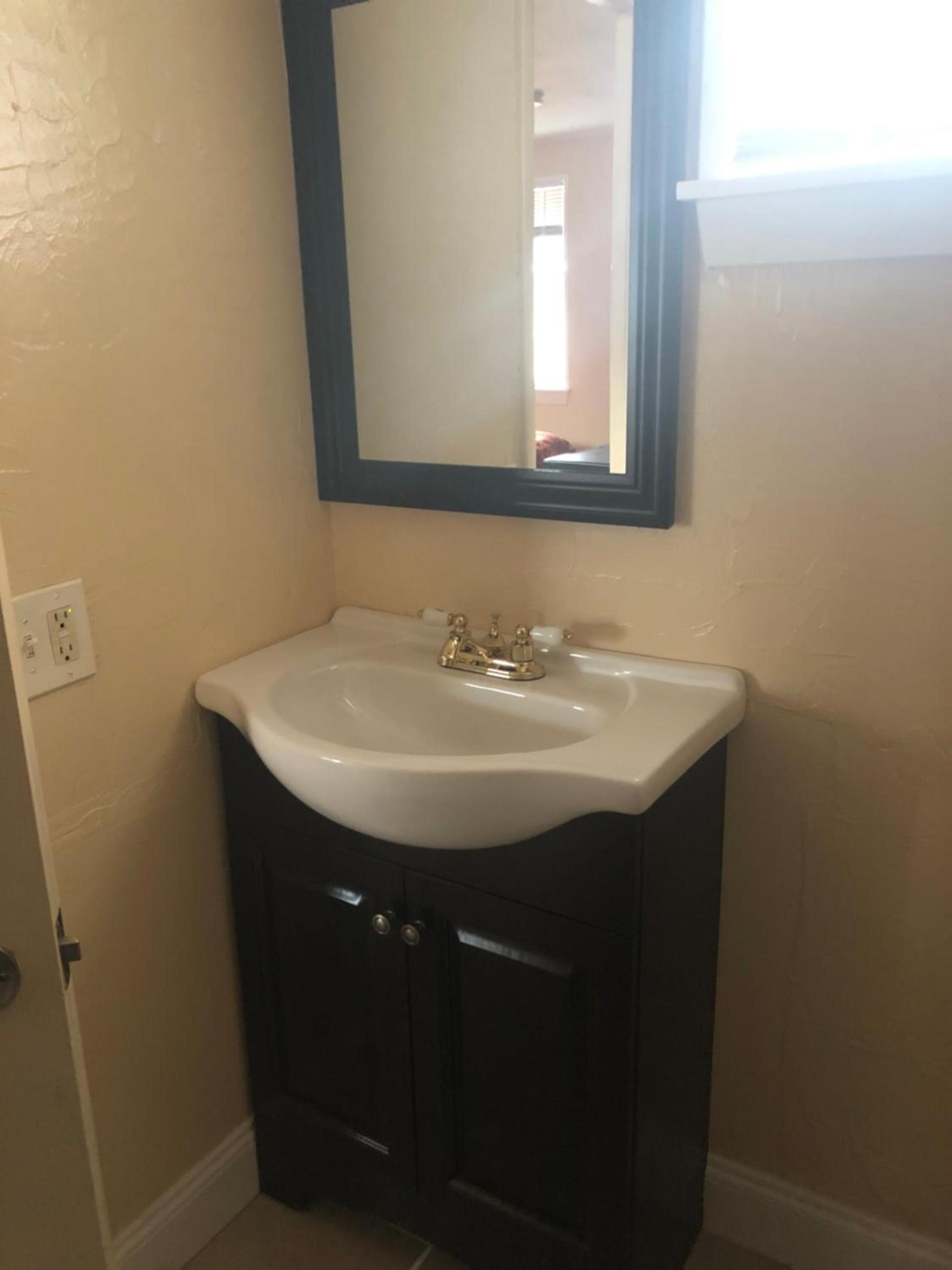 Beachway Motel photo 11