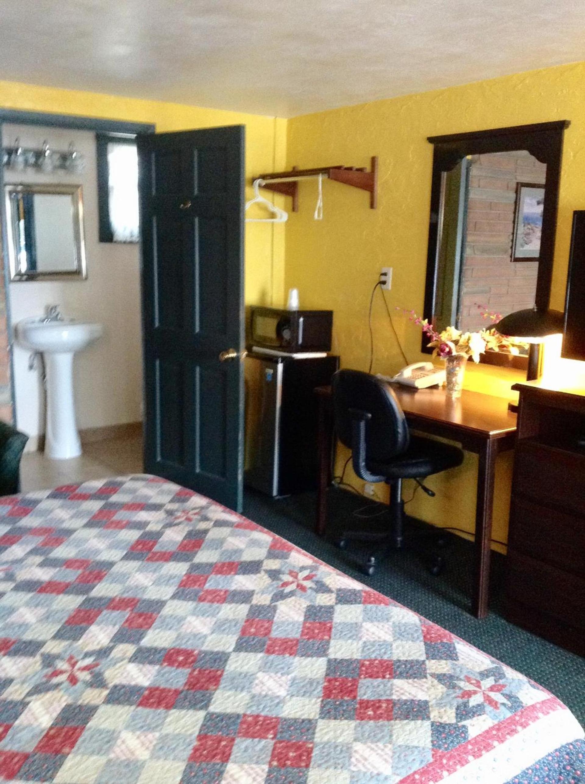Holly Motel Southampton photo 21