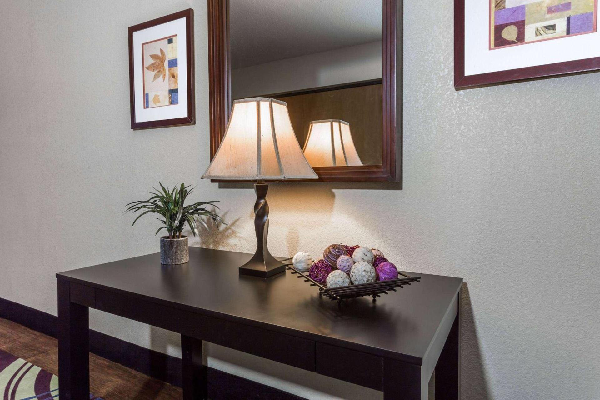Days Inn & Suites by Wyndham Rocky Mount Golden East photo 52
