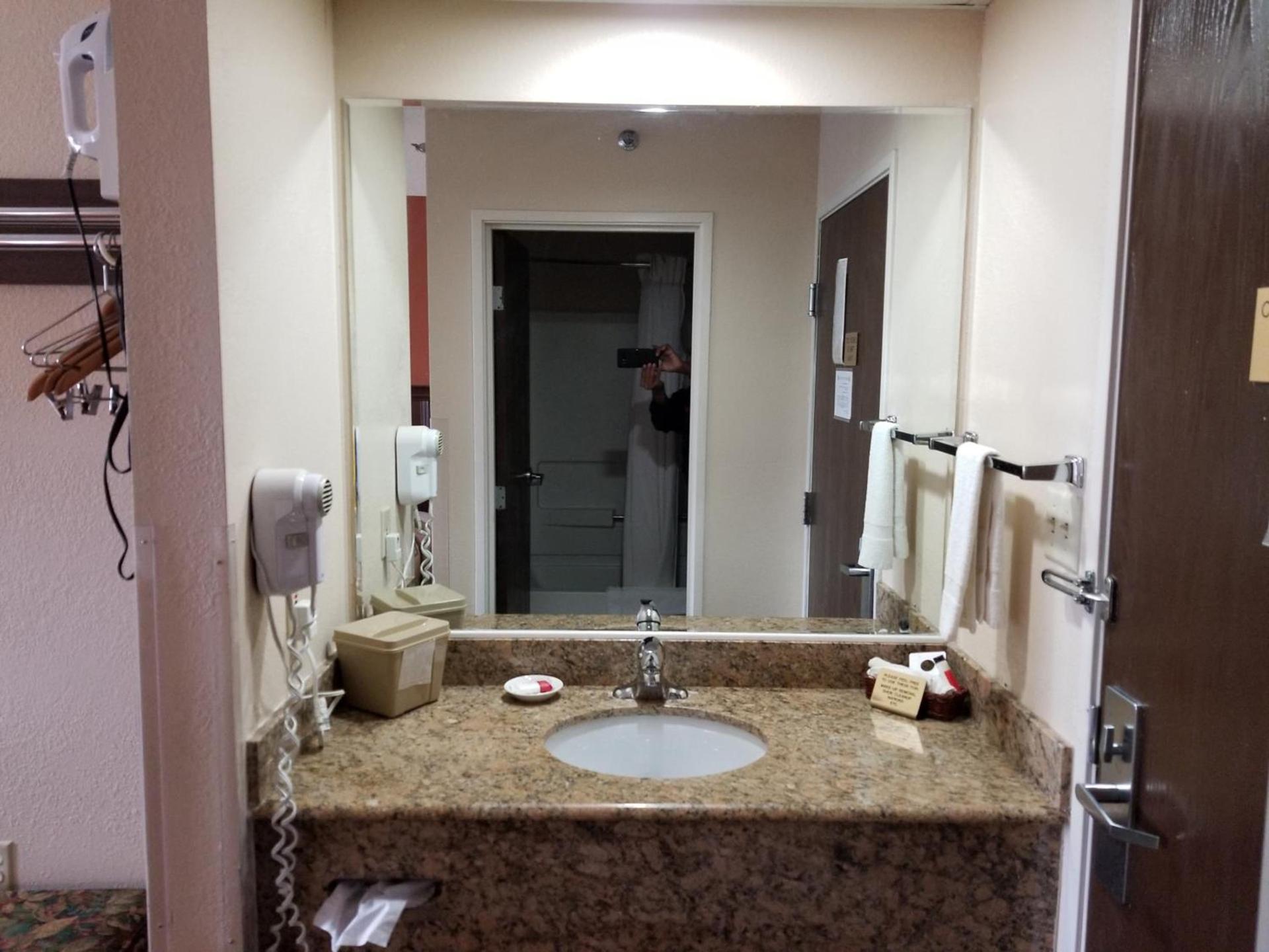 Briarwood Inn photo 23