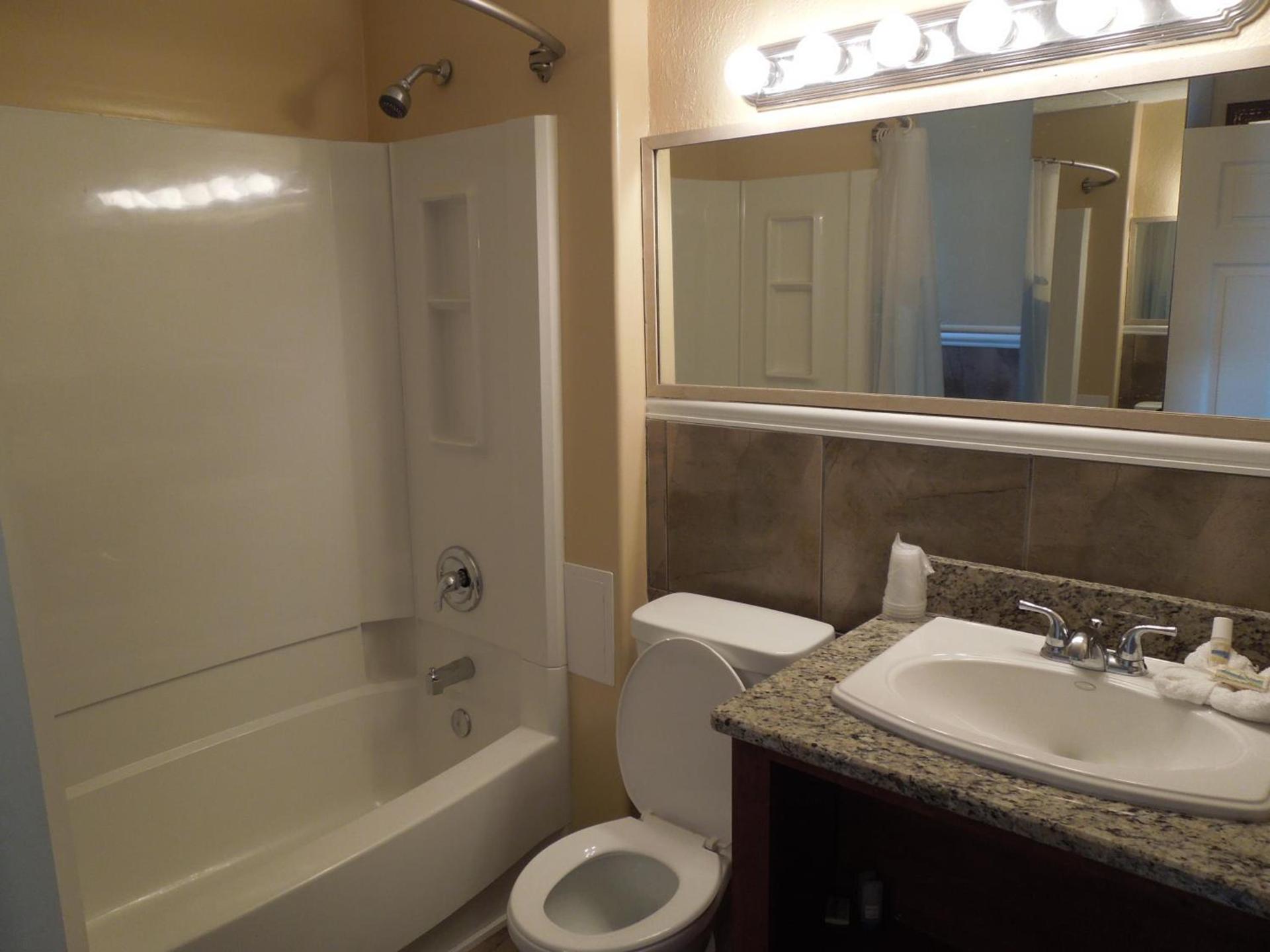 Sifting Sands Motel photo 24