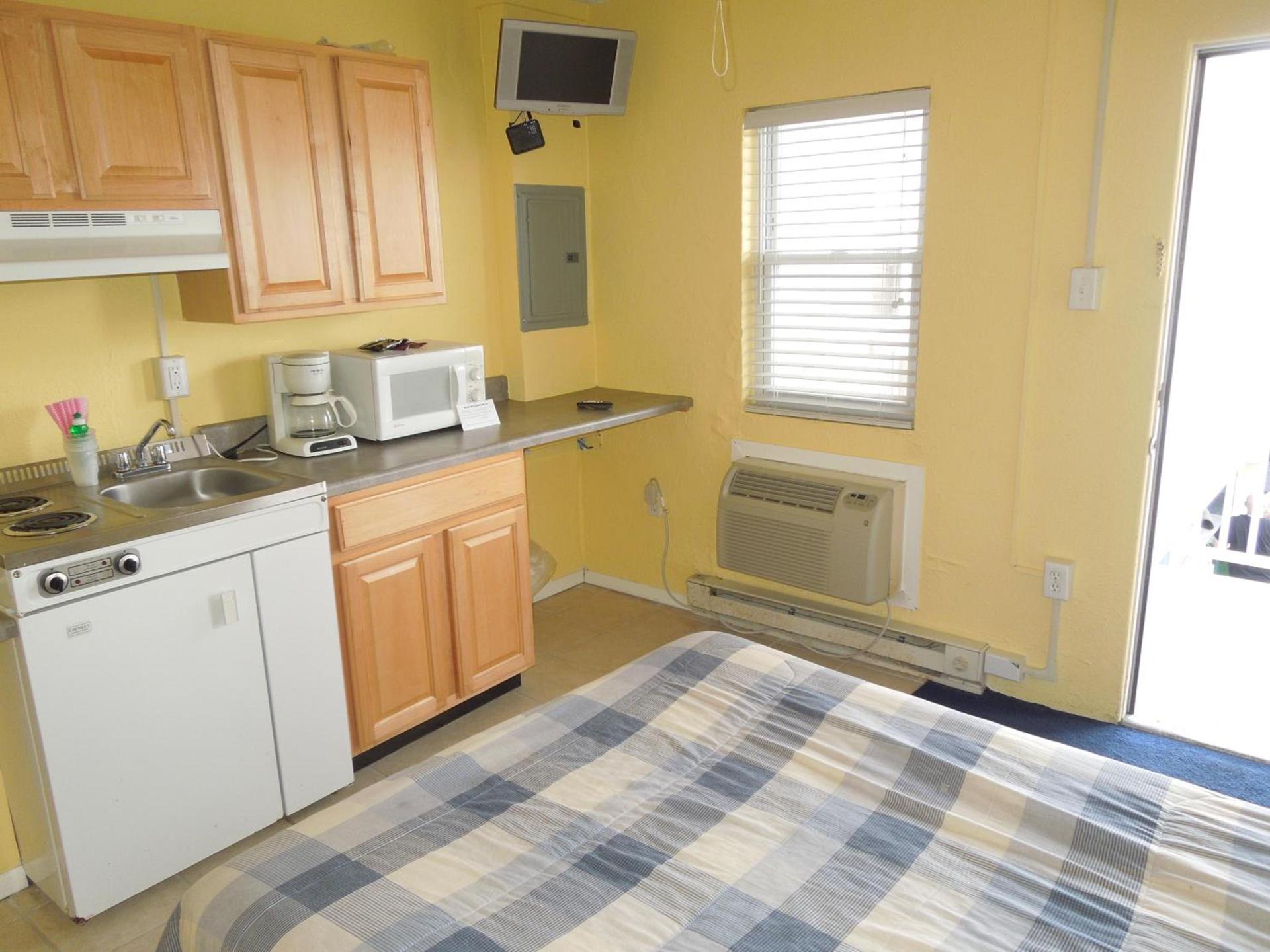 Sifting Sands Motel photo 34