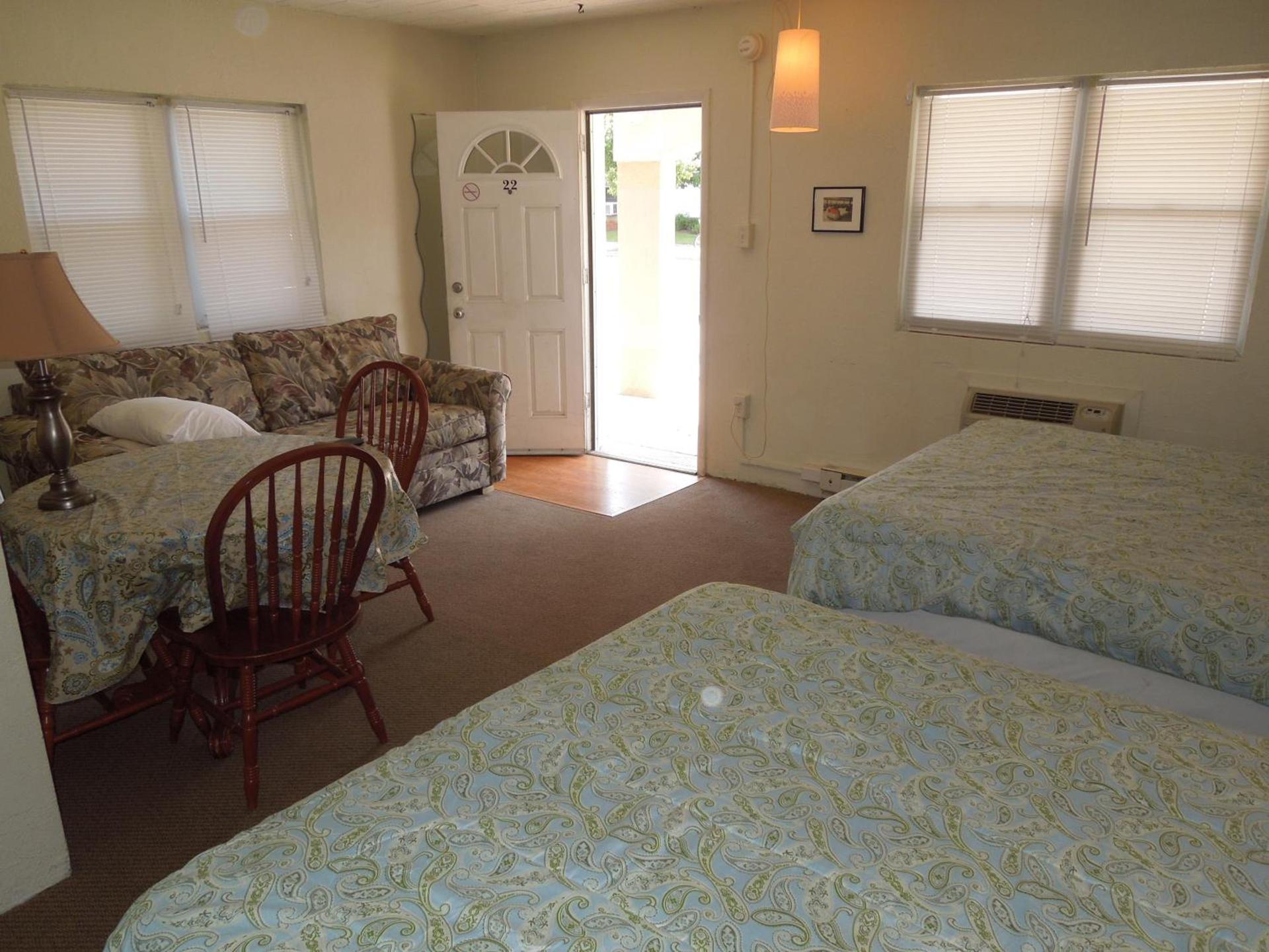 Sifting Sands Motel photo 35
