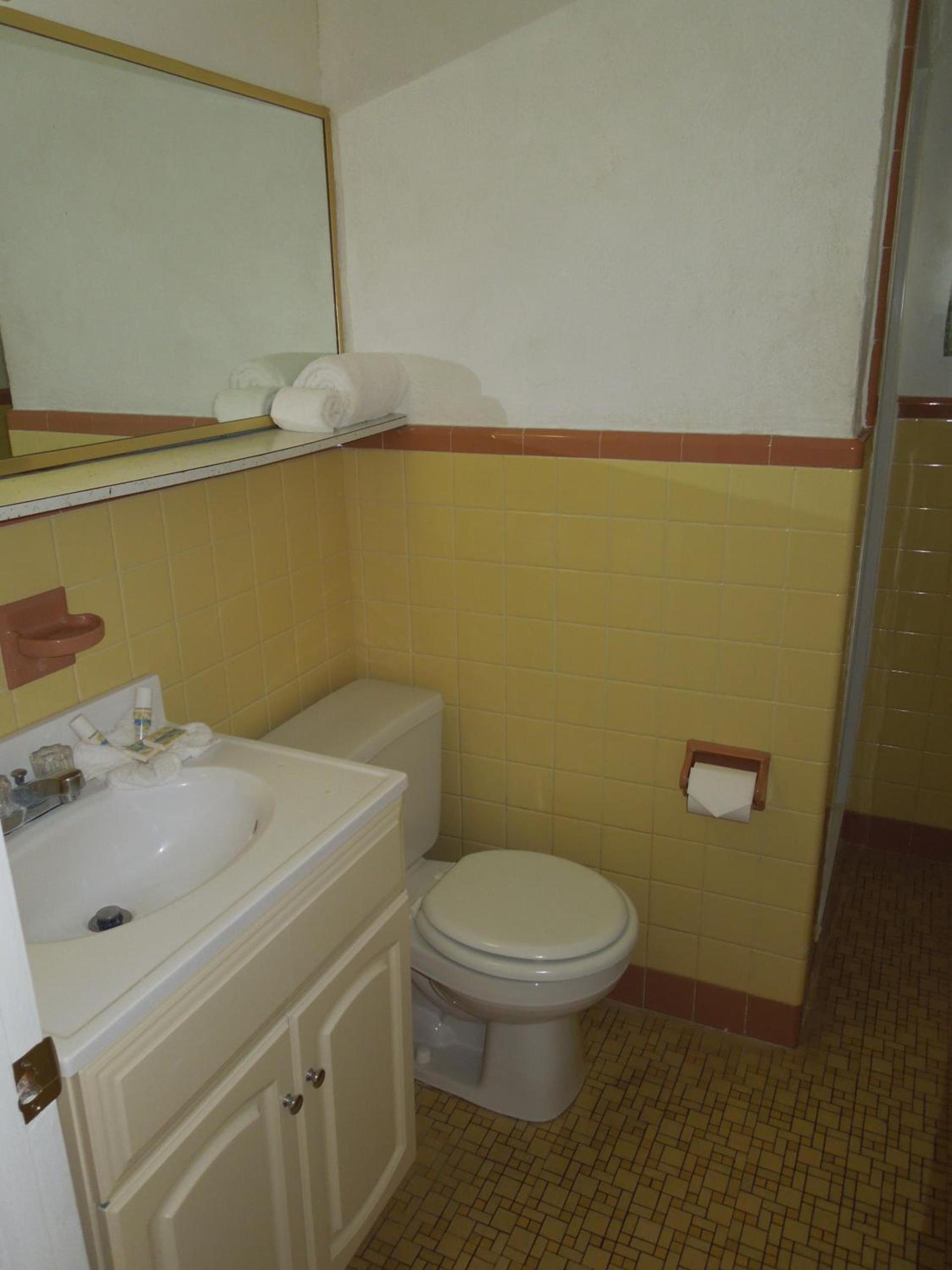 Sifting Sands Motel photo 37