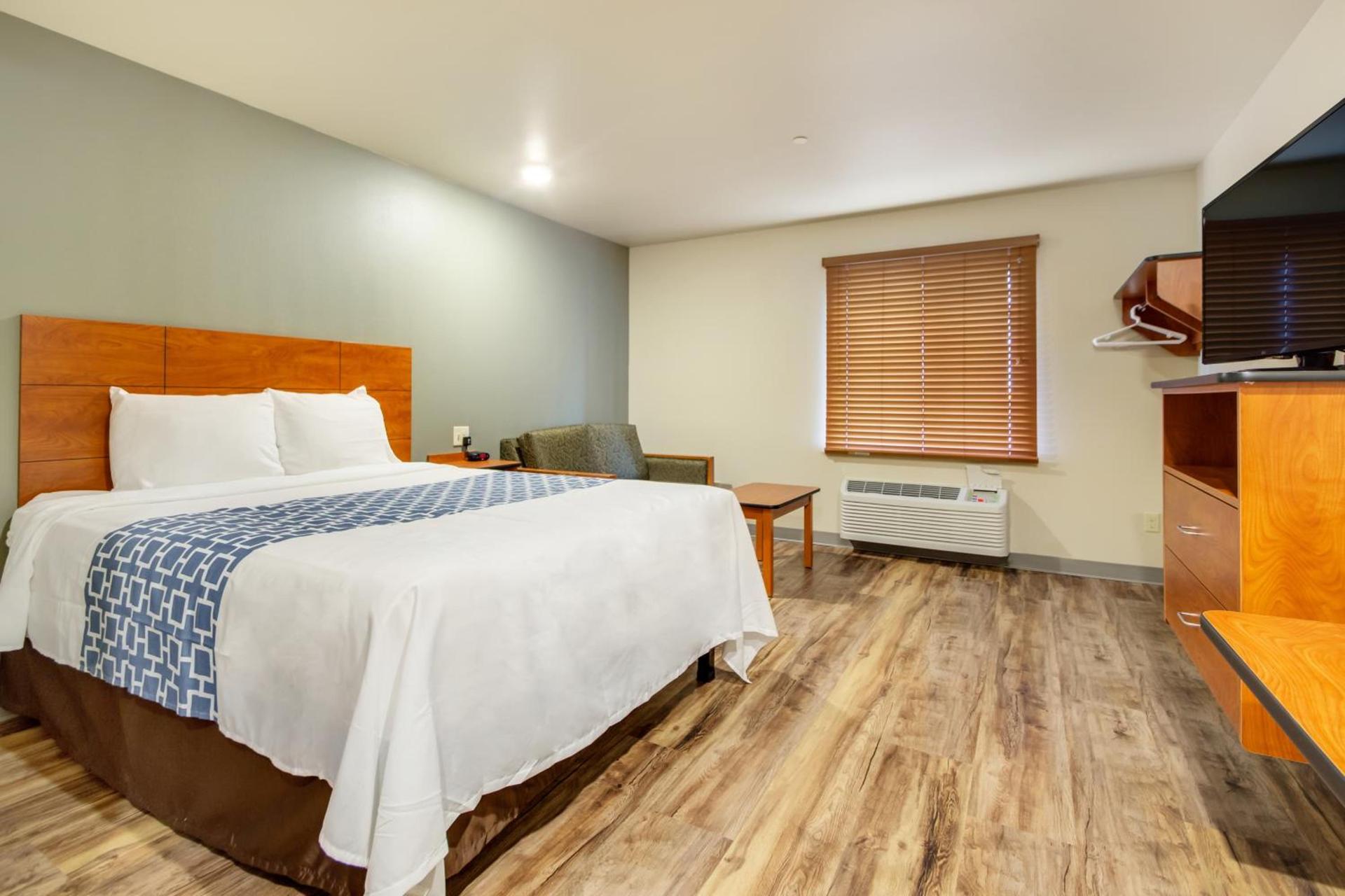 Econo Lodge Burlington I-70 photo 17