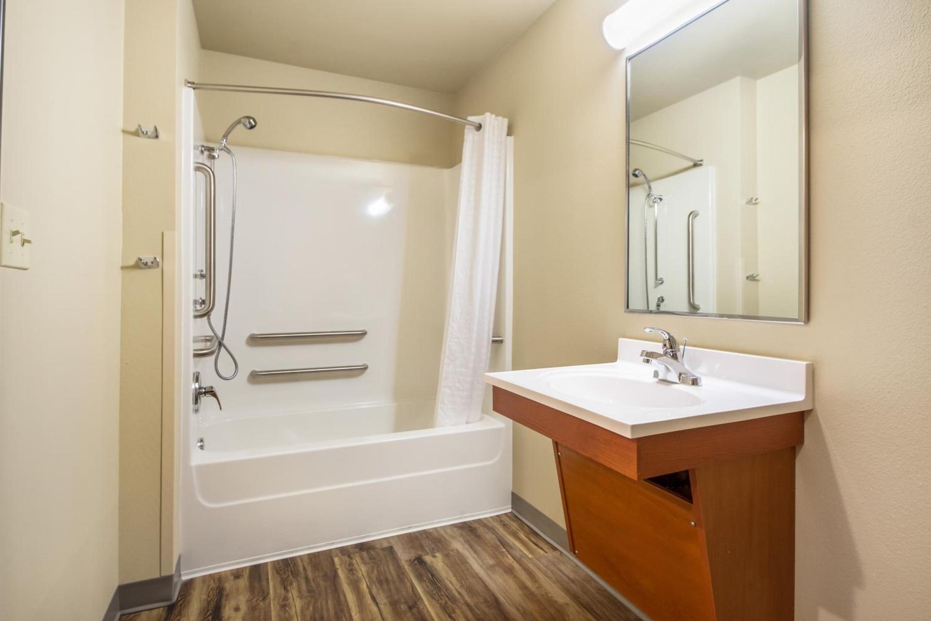 Econo Lodge Burlington I-70 photo 11