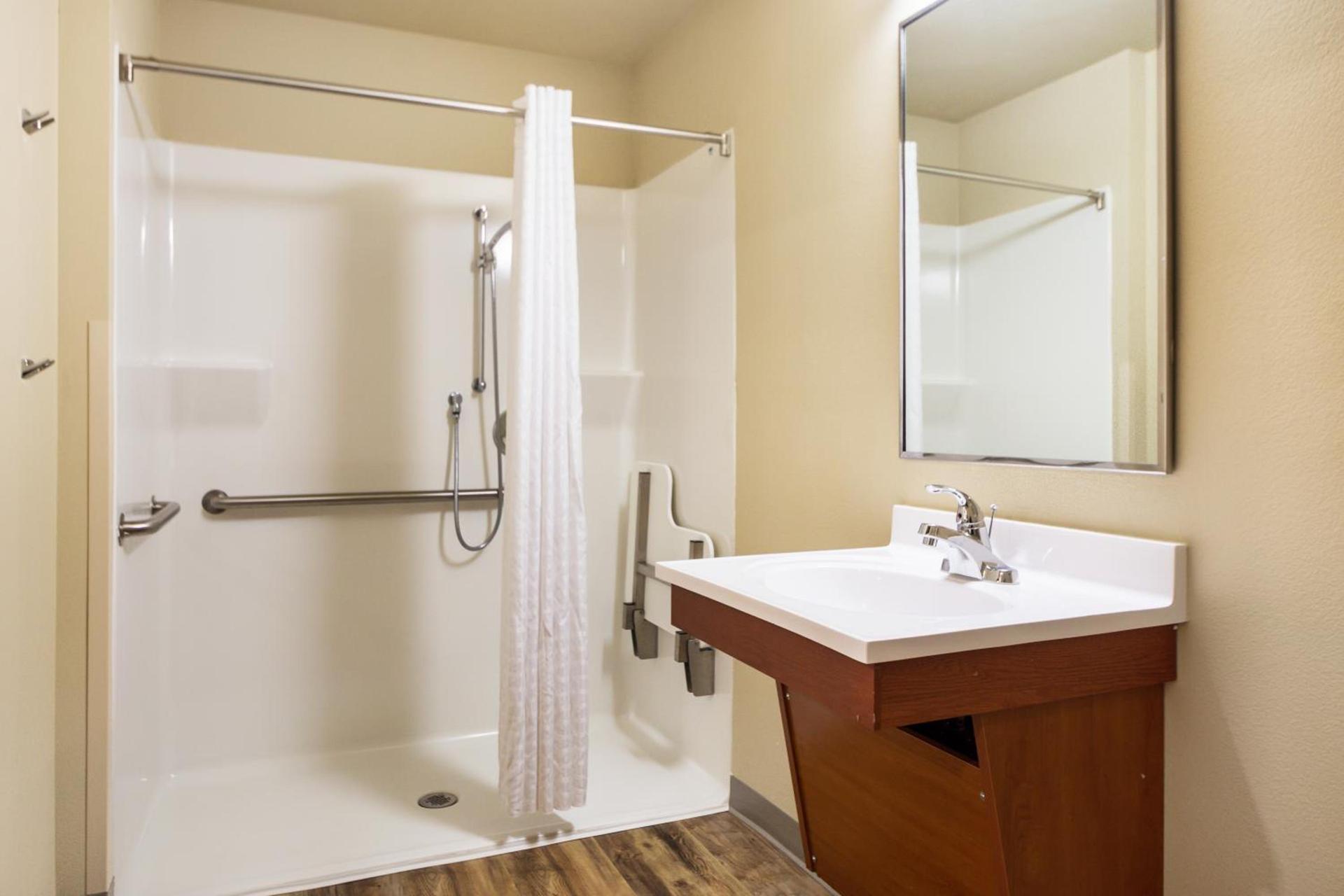 Econo Lodge Burlington I-70 photo 12