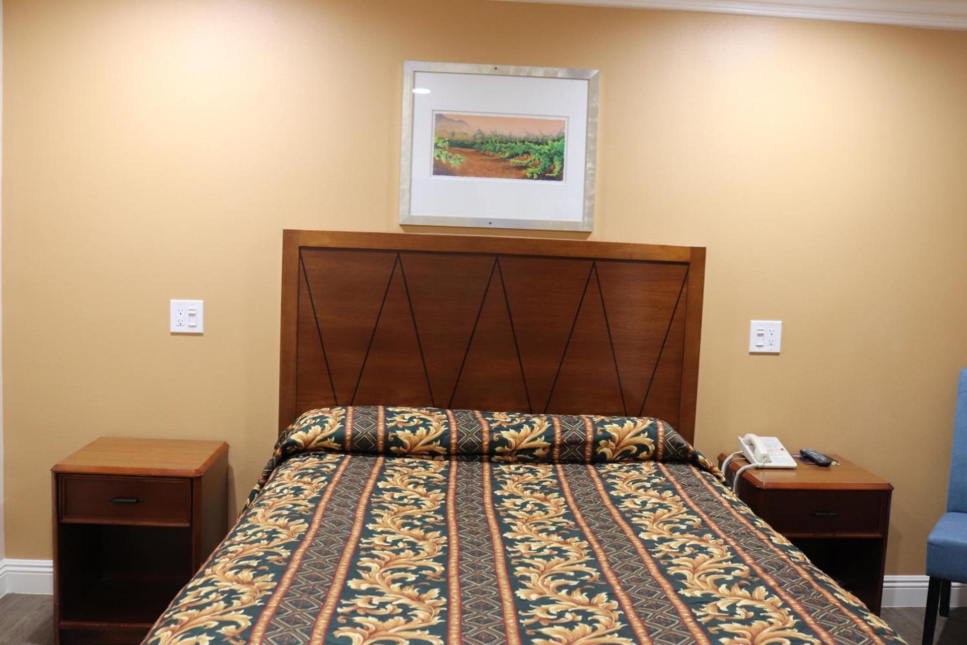 Fullerton Lodge photo 4