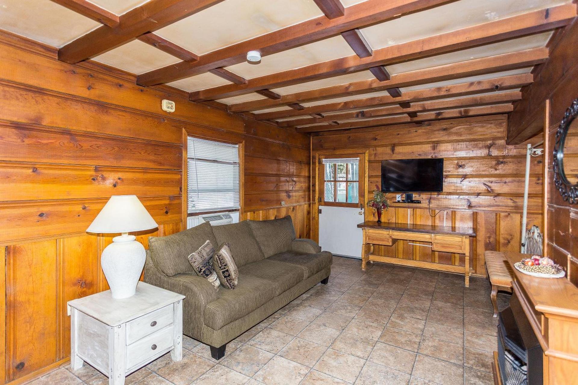 Apple Creek Cottages photo 13