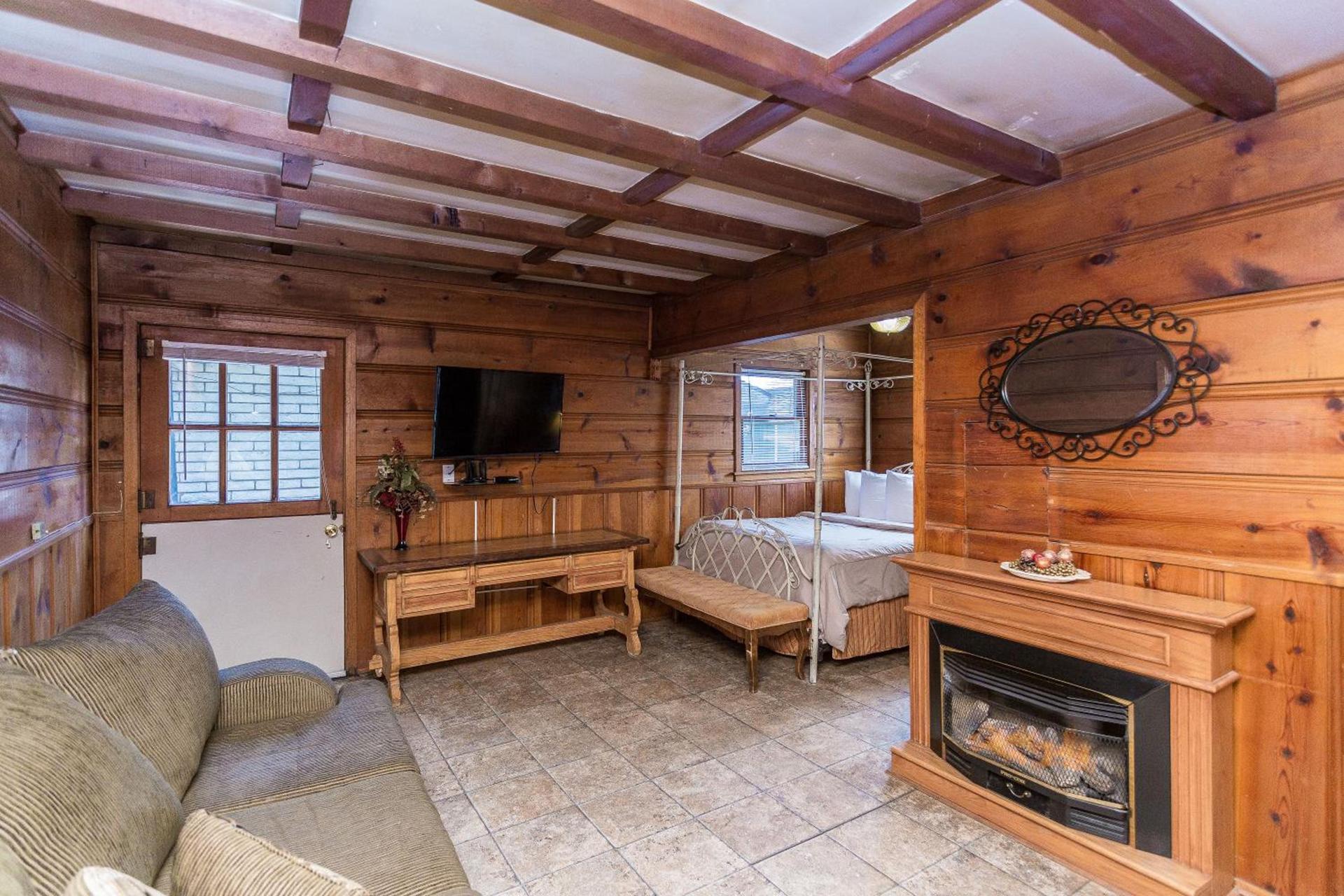 Apple Creek Cottages photo 22