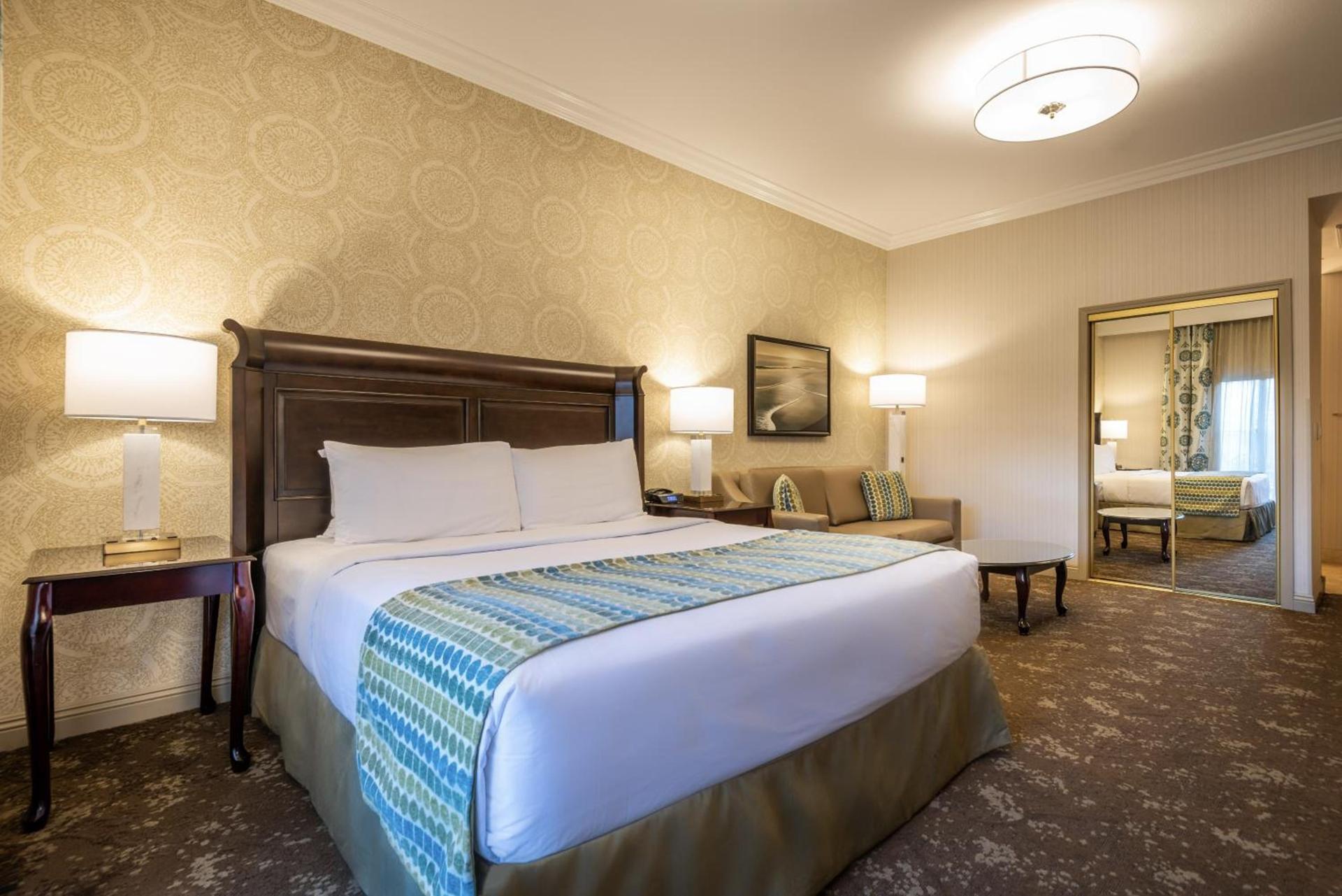 Ayres Hotel Seal Beach - Cypress photo 21