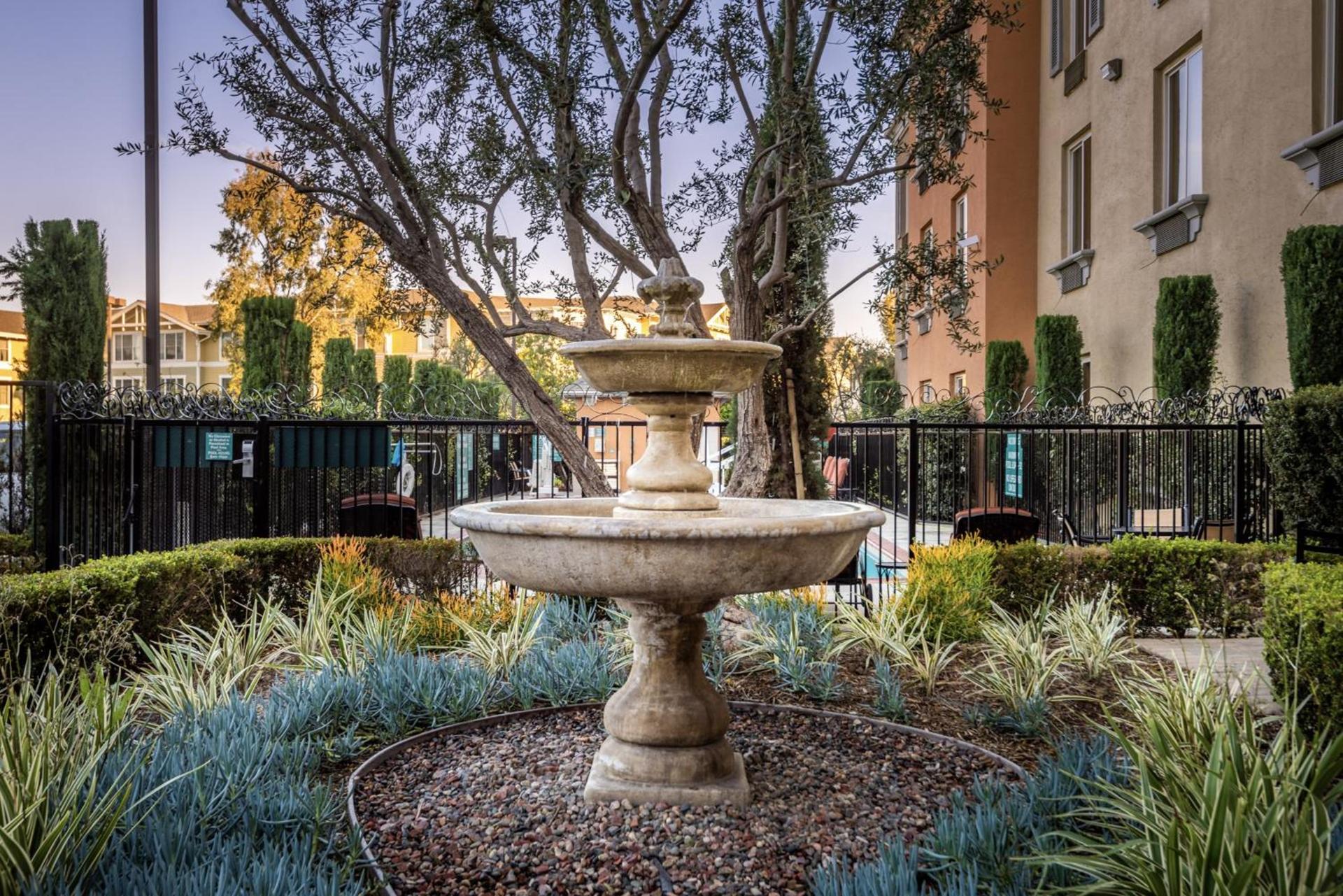 Ayres Hotel Seal Beach - Cypress photo 25