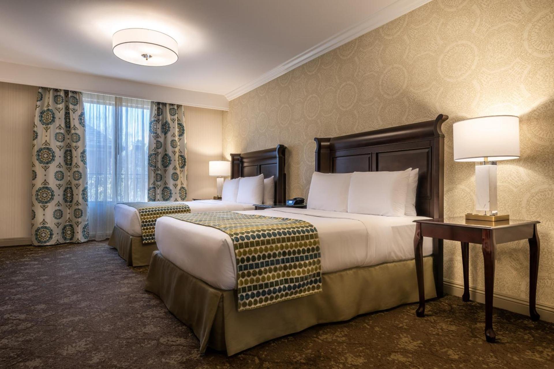 Ayres Hotel Seal Beach - Cypress photo 9