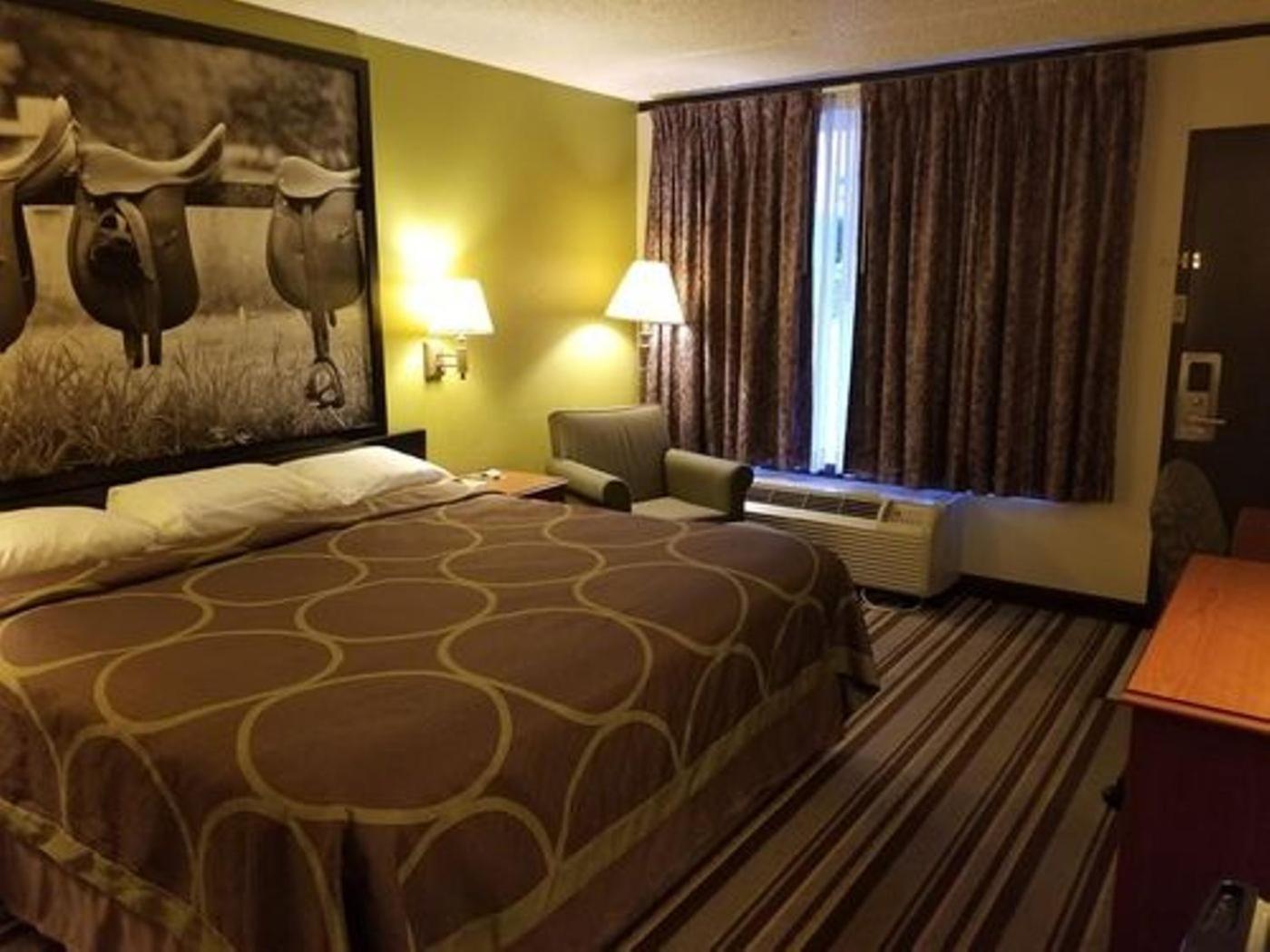 Super 8 by Wyndham Longview/North photo 32
