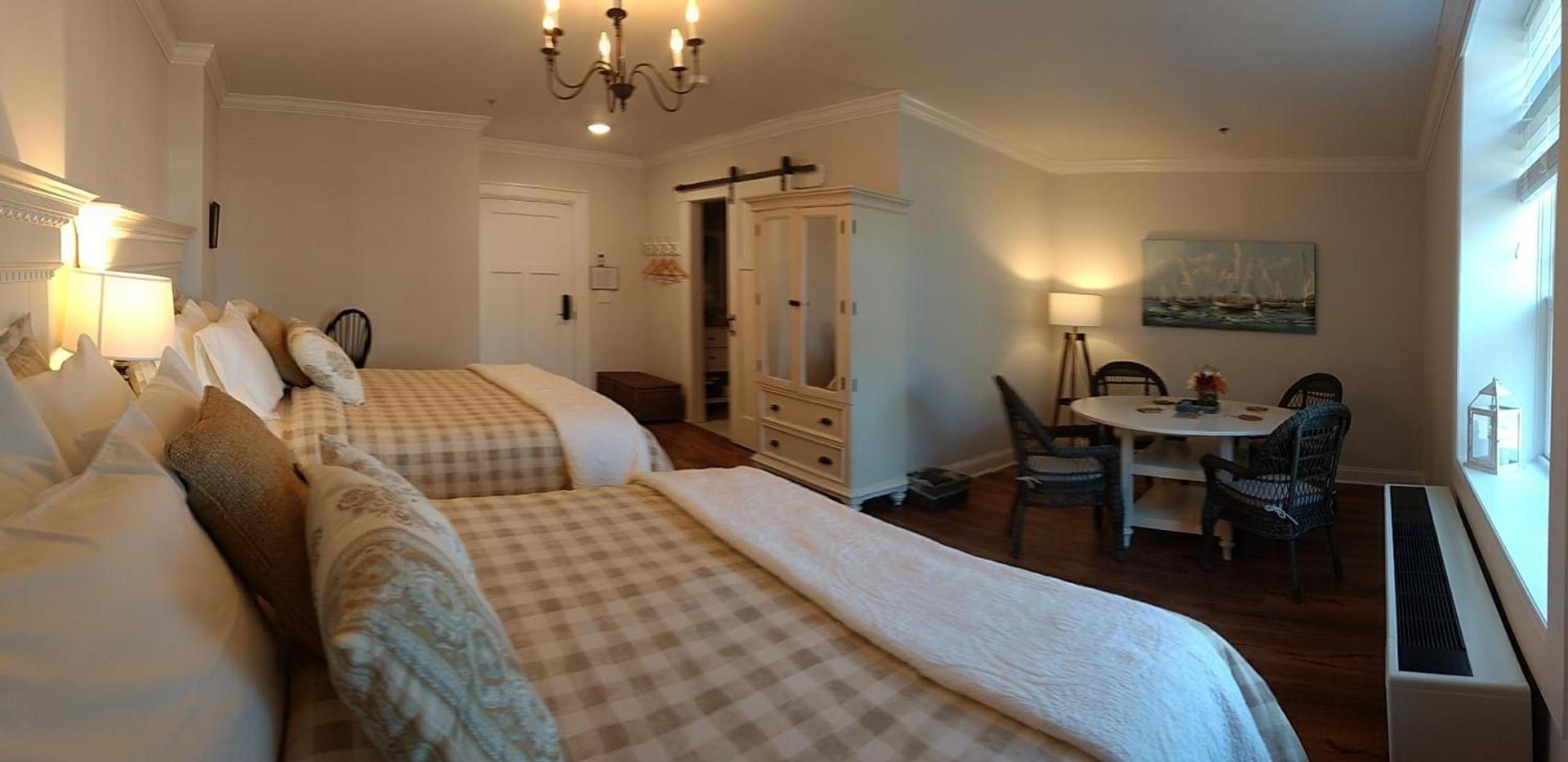 Harbor House Inn photo 29