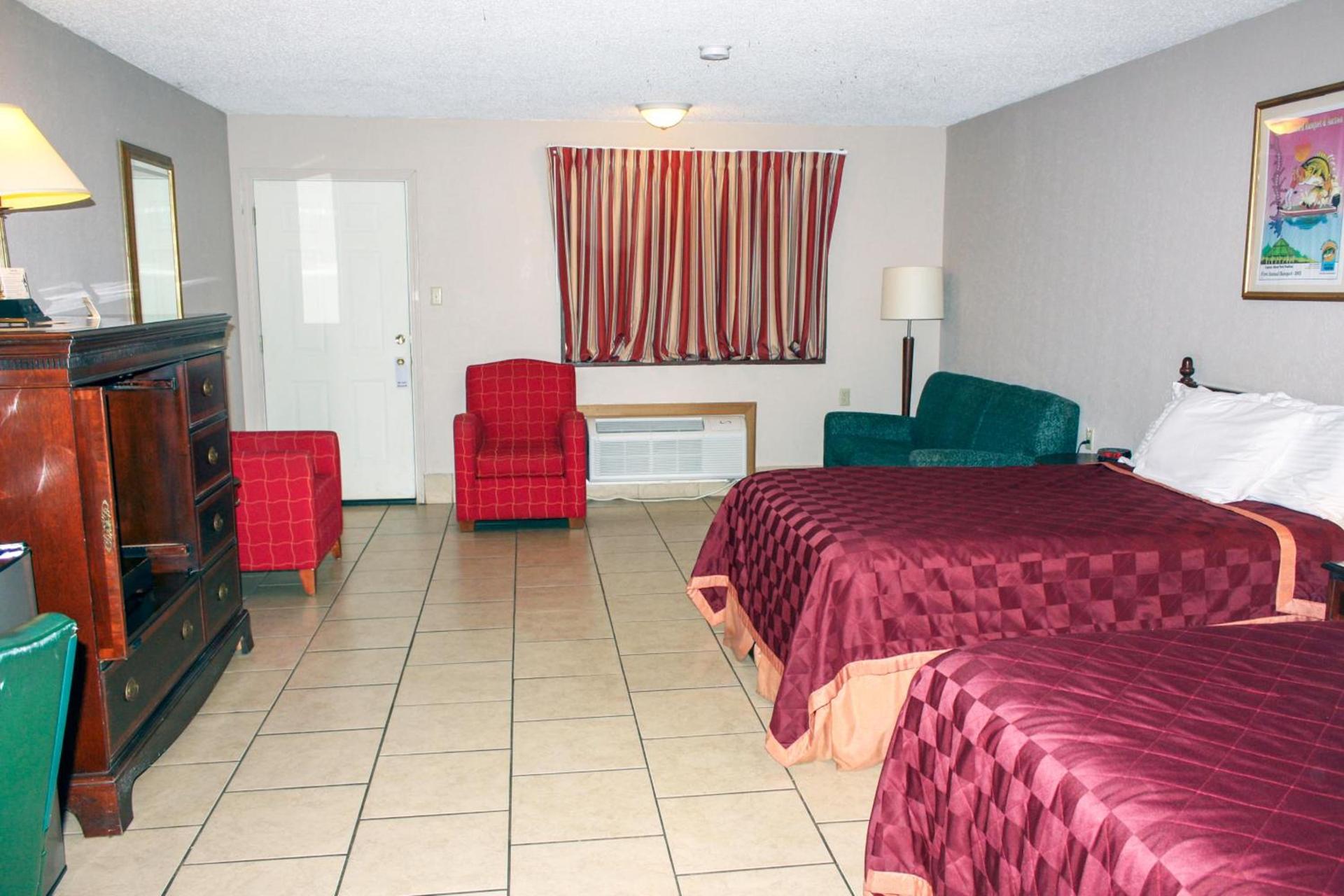 Toledo Town Inn photo 6