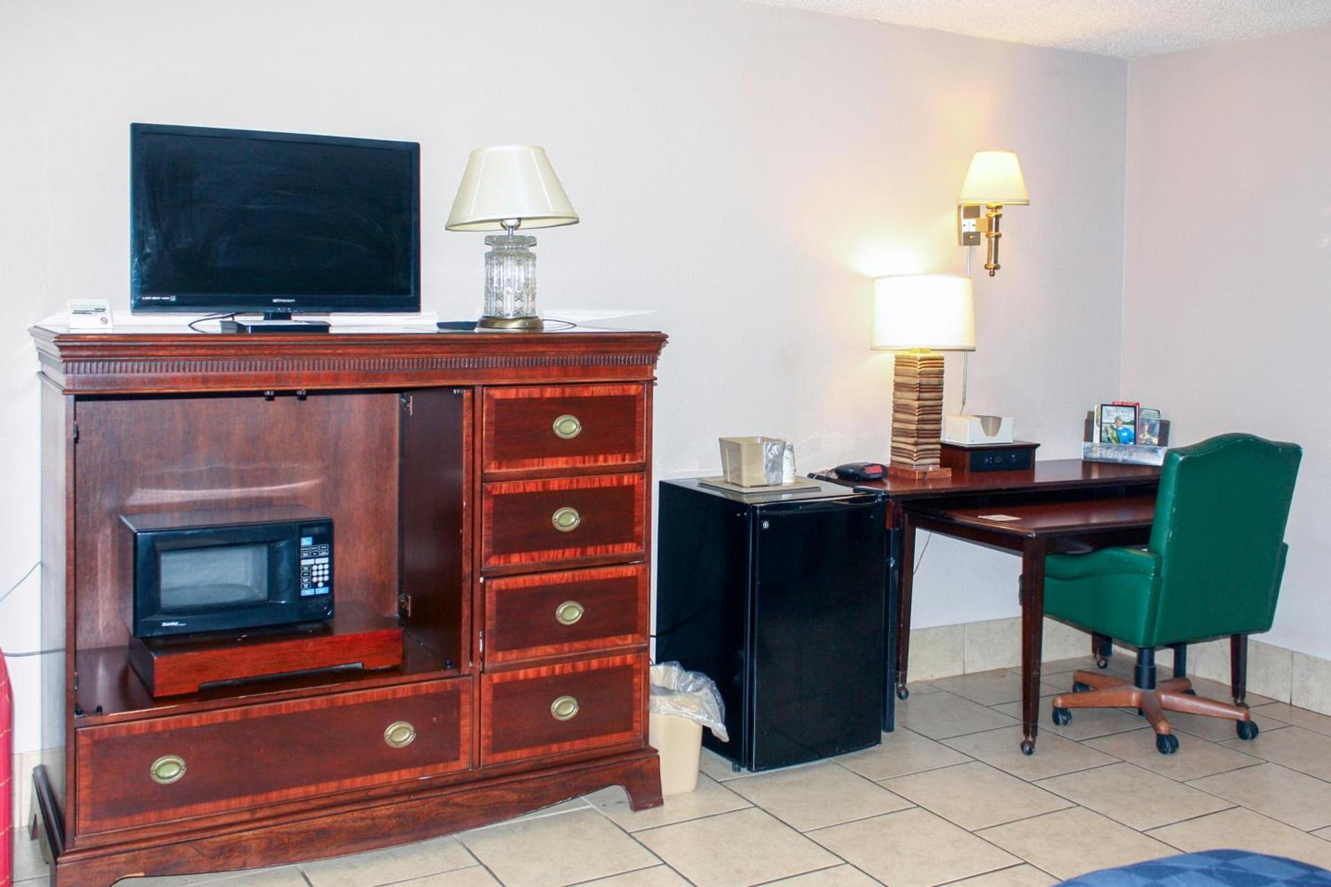 Toledo Town Inn photo 7