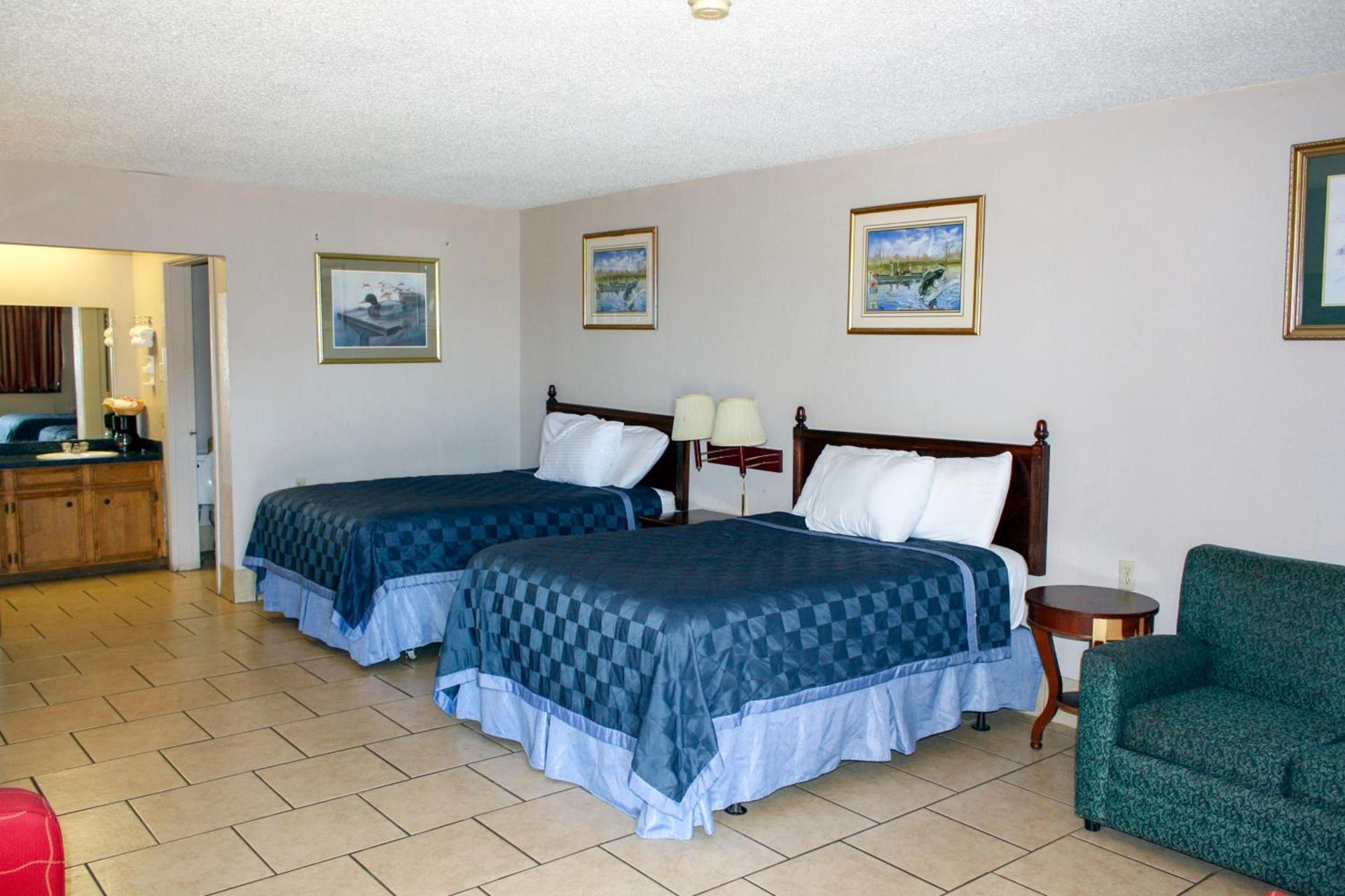 Toledo Town Inn photo 5