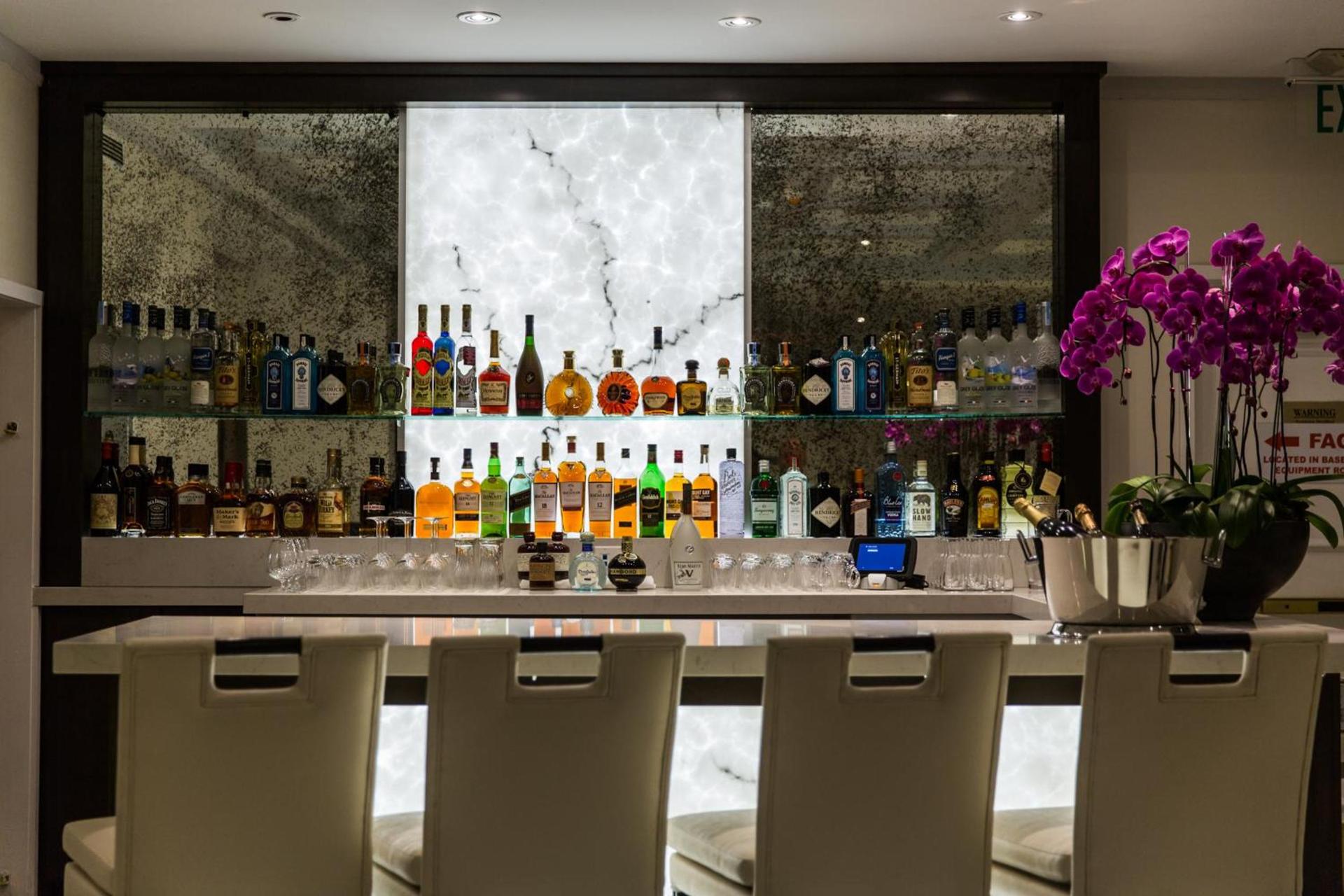 Mosaic Hotel Beverly Hills photo 29