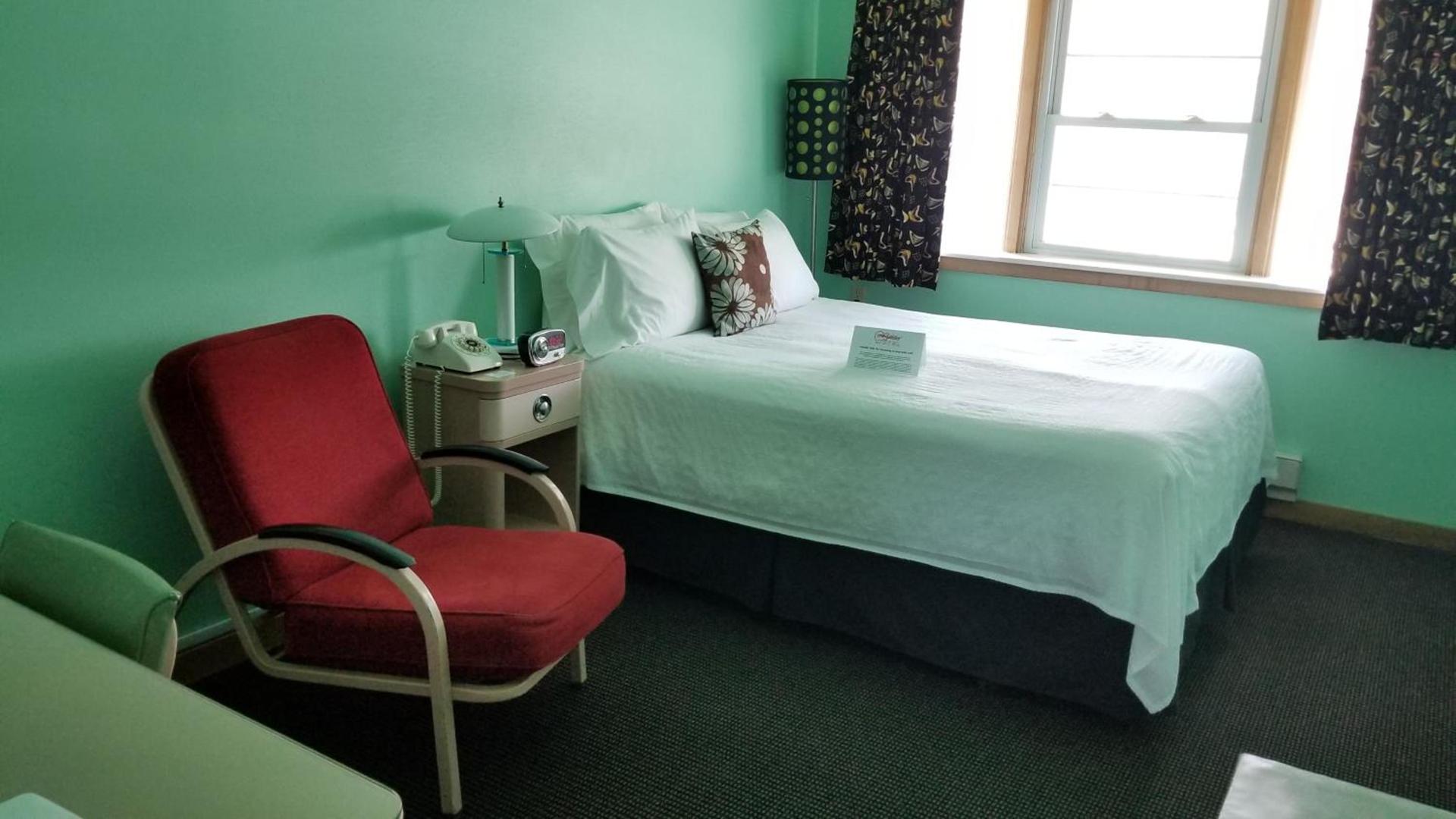 Holiday Music Motel photo 24