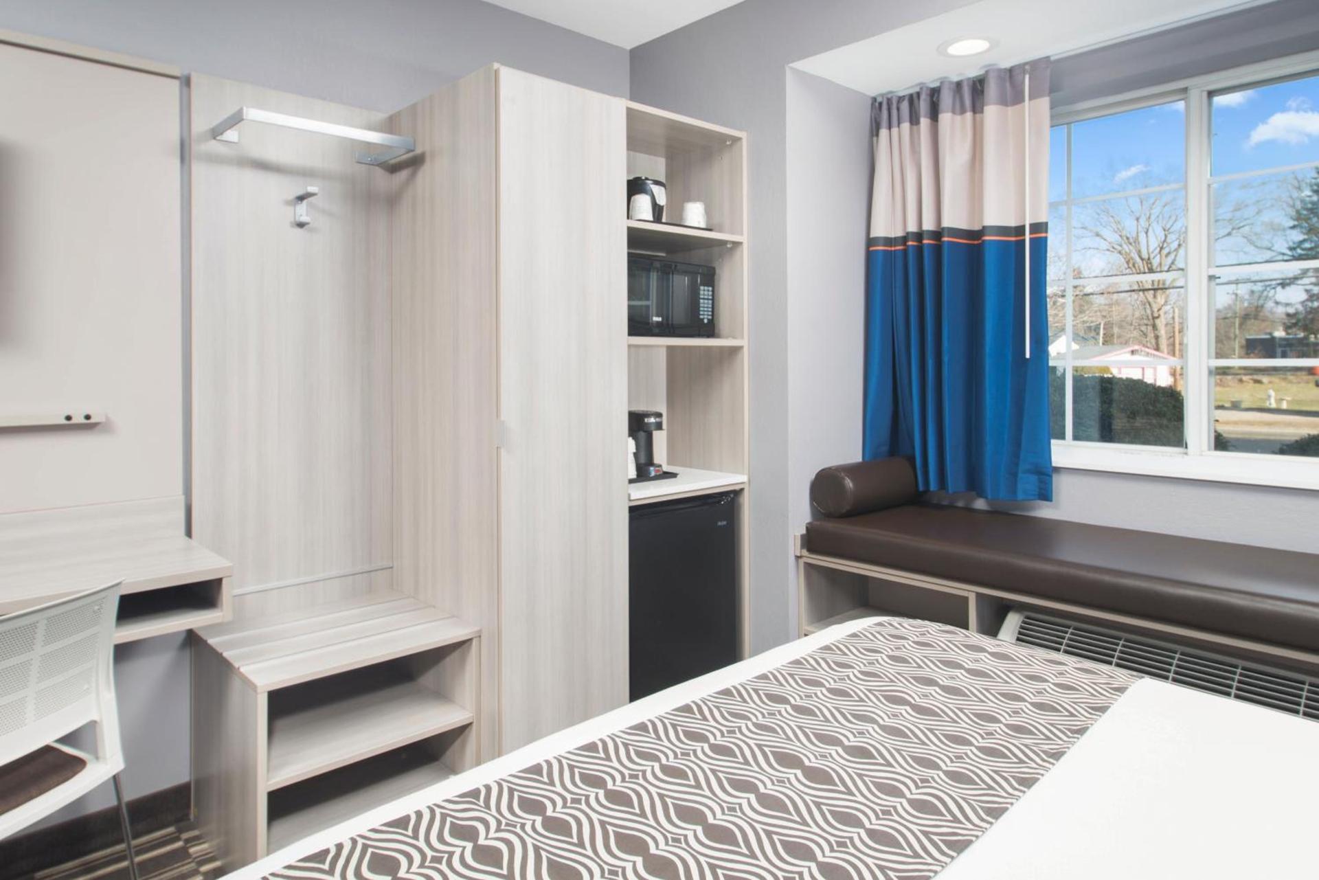 Microtel Inn & Suites by Wyndham Bethel/Danbury photo 40