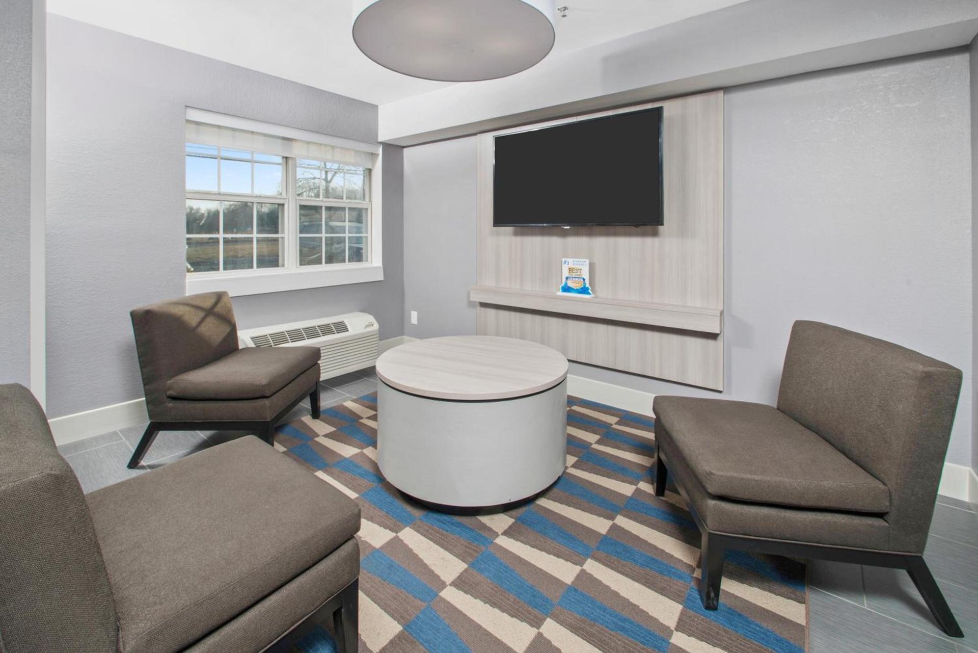 Microtel Inn & Suites by Wyndham Bethel/Danbury photo 41