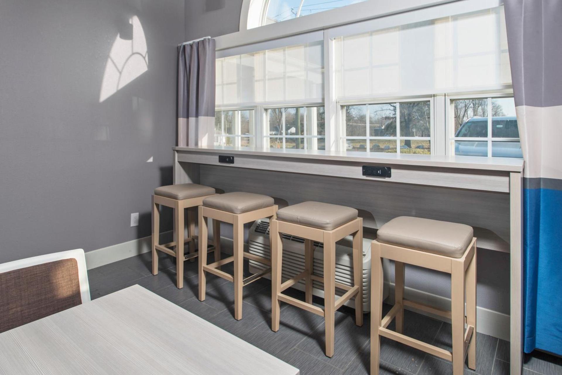 Microtel Inn & Suites by Wyndham Bethel/Danbury photo 42