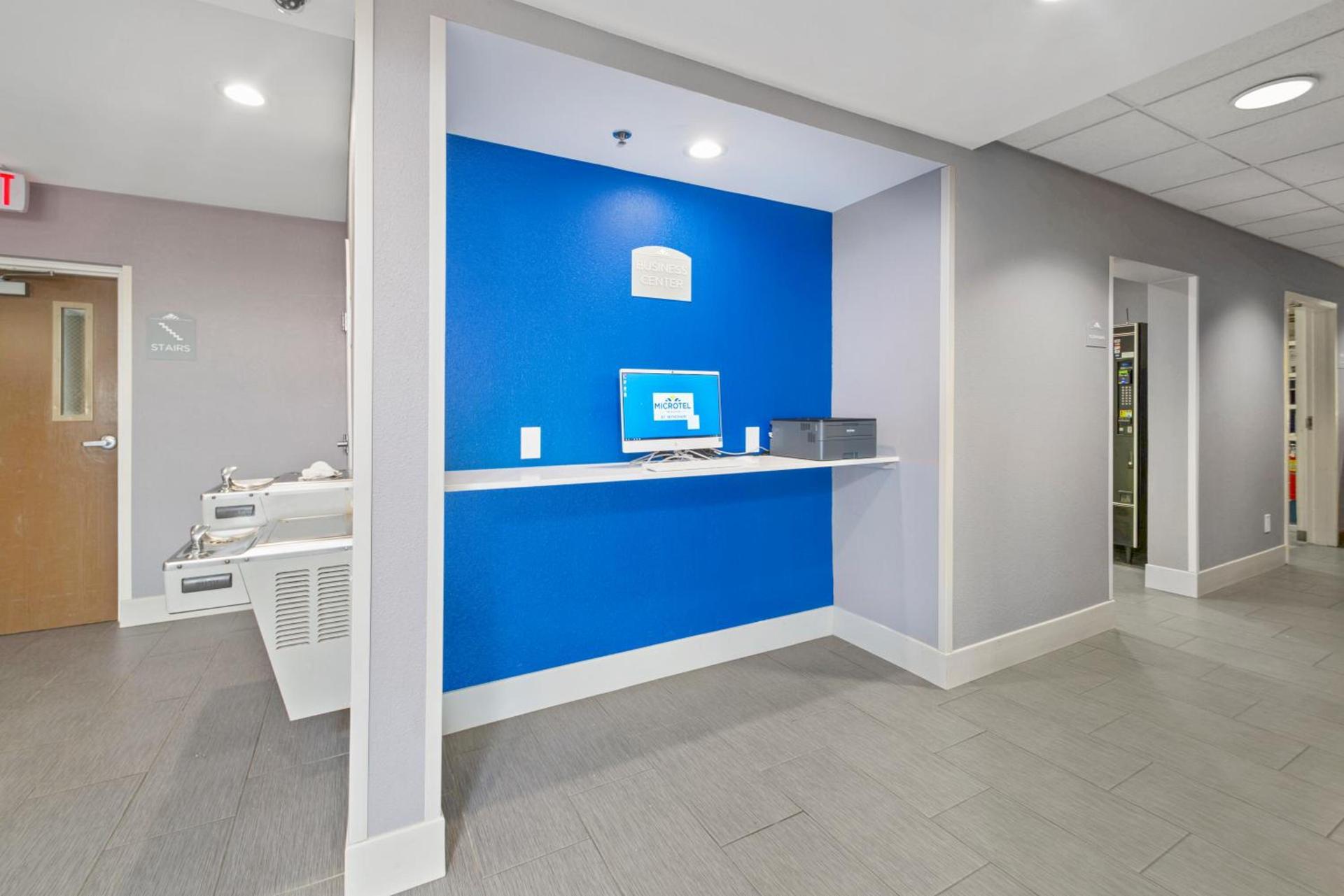 Microtel Inn & Suites by Wyndham Bethel/Danbury photo 44