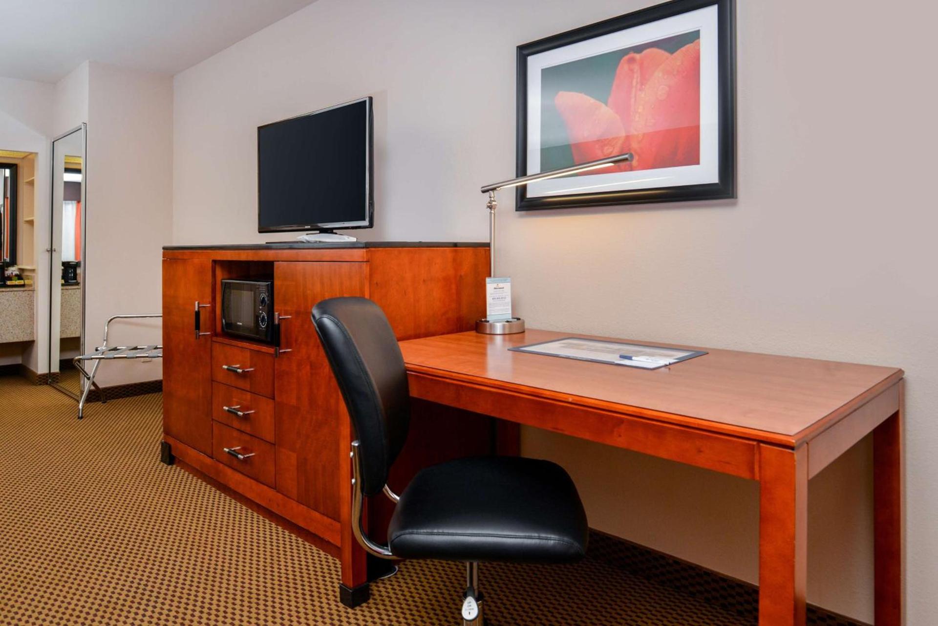 Best Western Executive Inn photo 25
