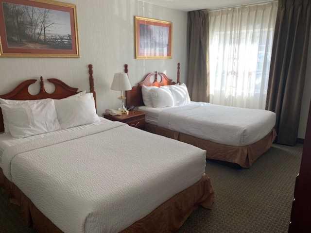 Host Inn an All Suites Hotel photo 11