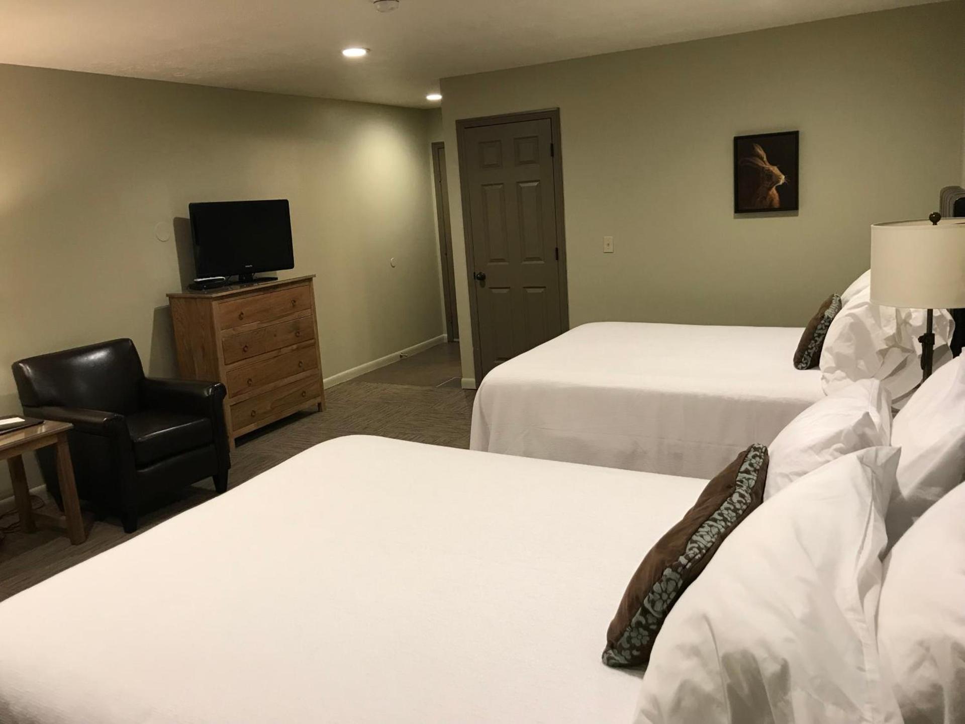 Driftwood Lodge photo 15