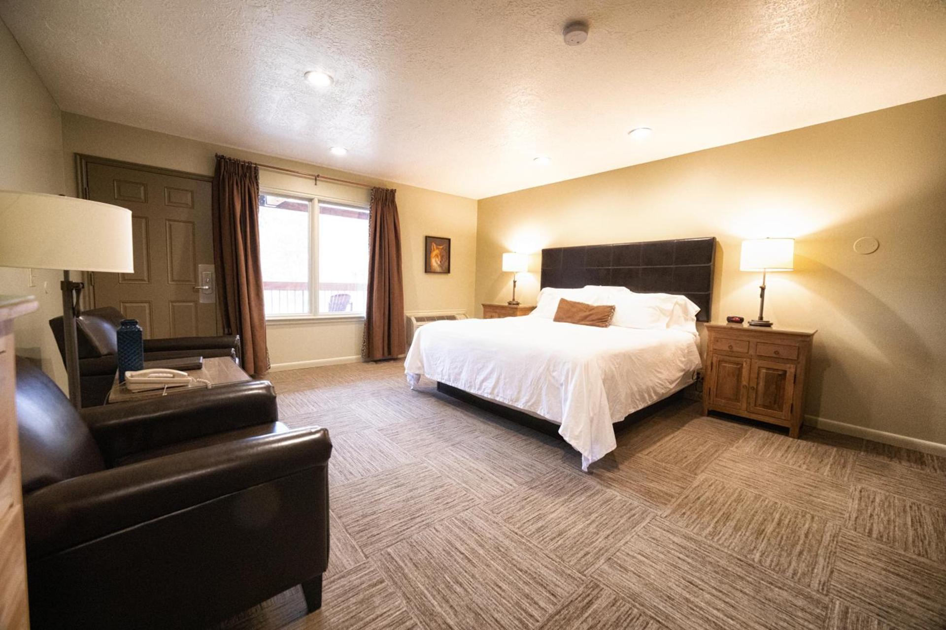 Driftwood Lodge photo 14