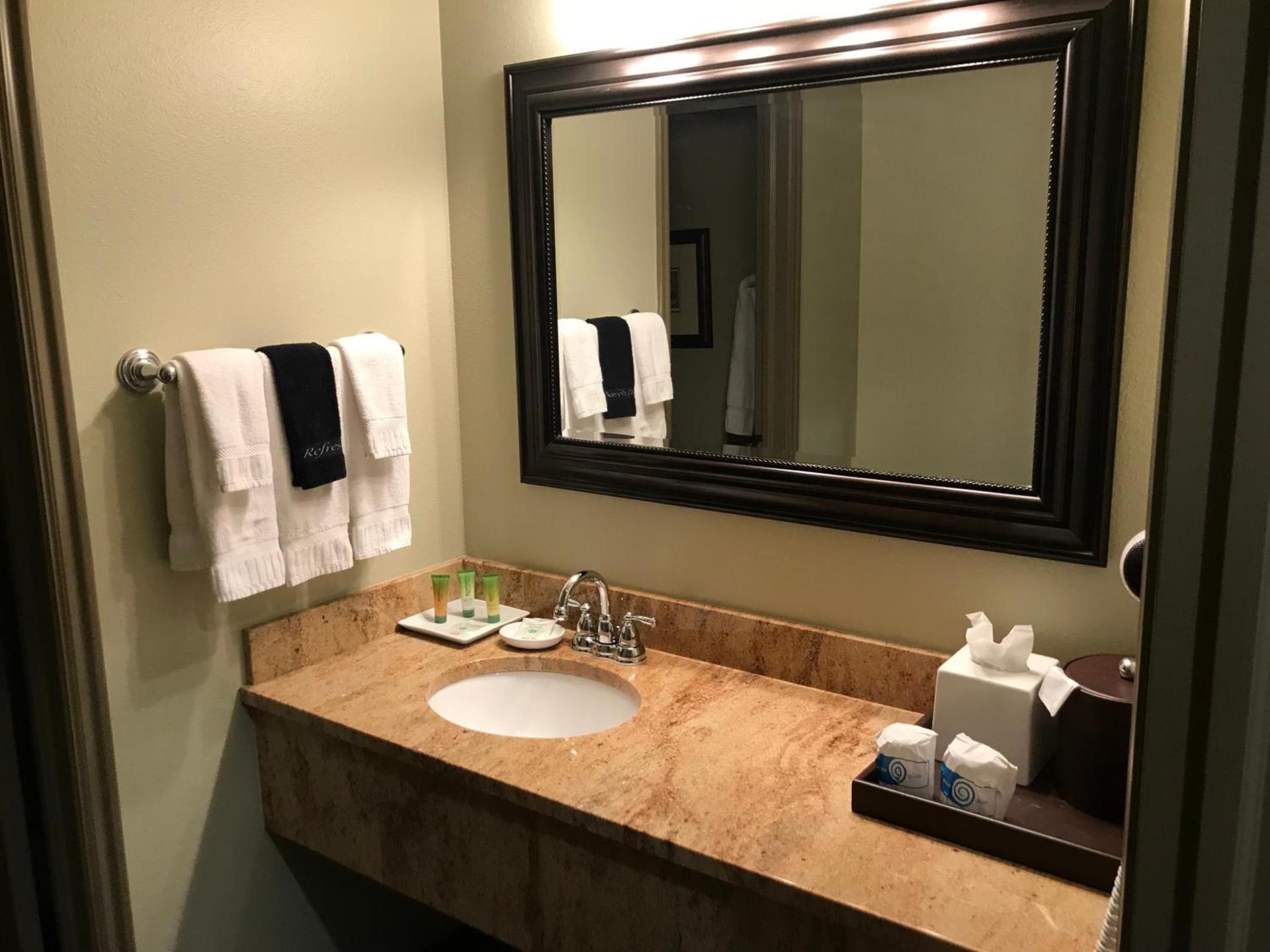 Driftwood Lodge photo 4