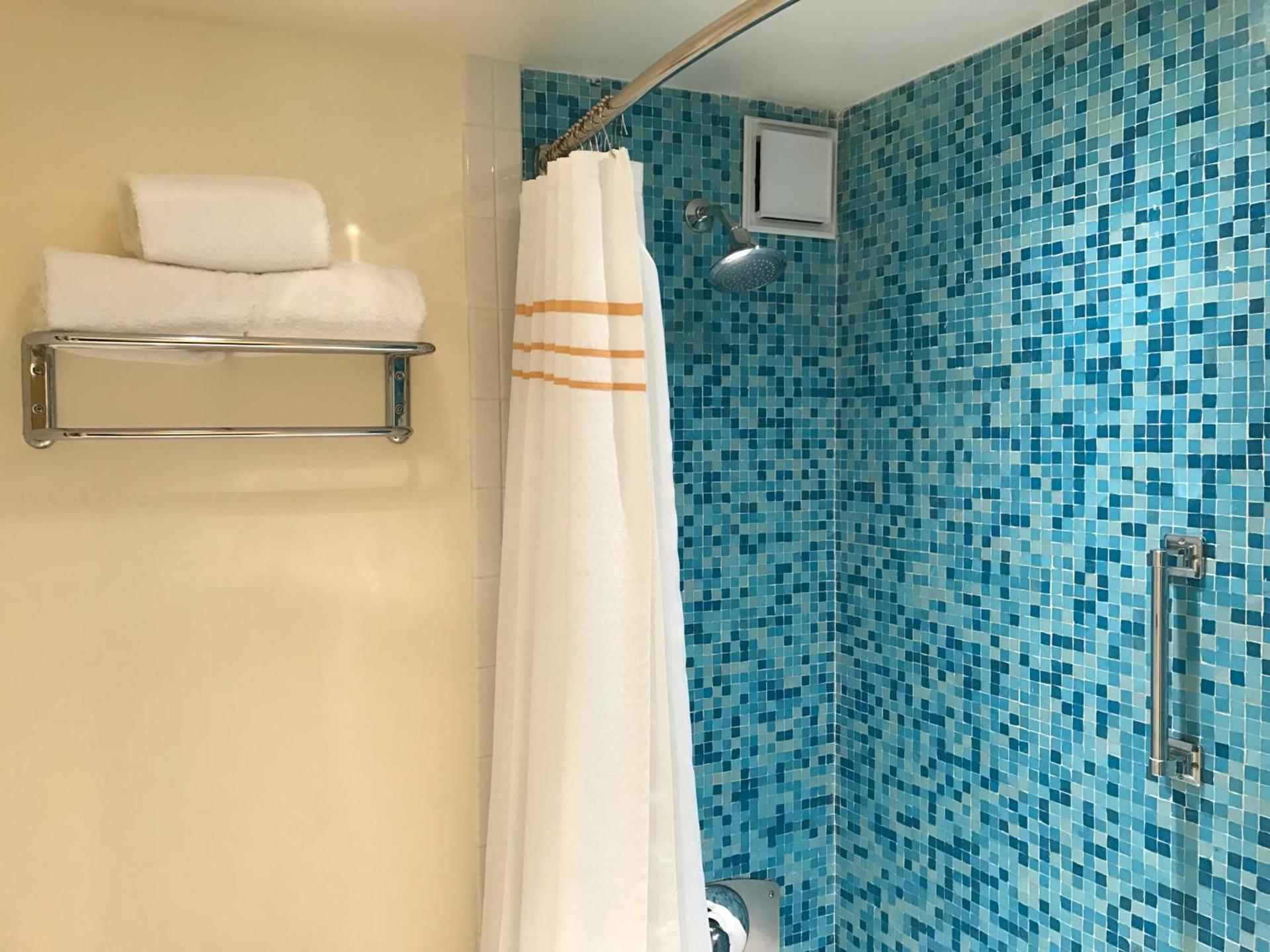 Washington Plaza Hotel photo 41