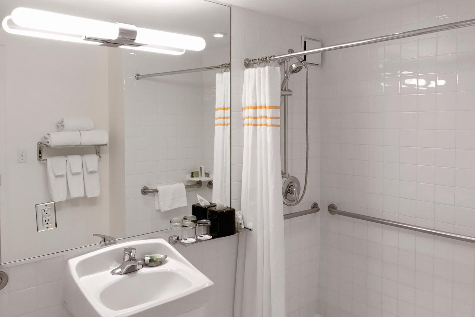 Washington Plaza Hotel photo 15
