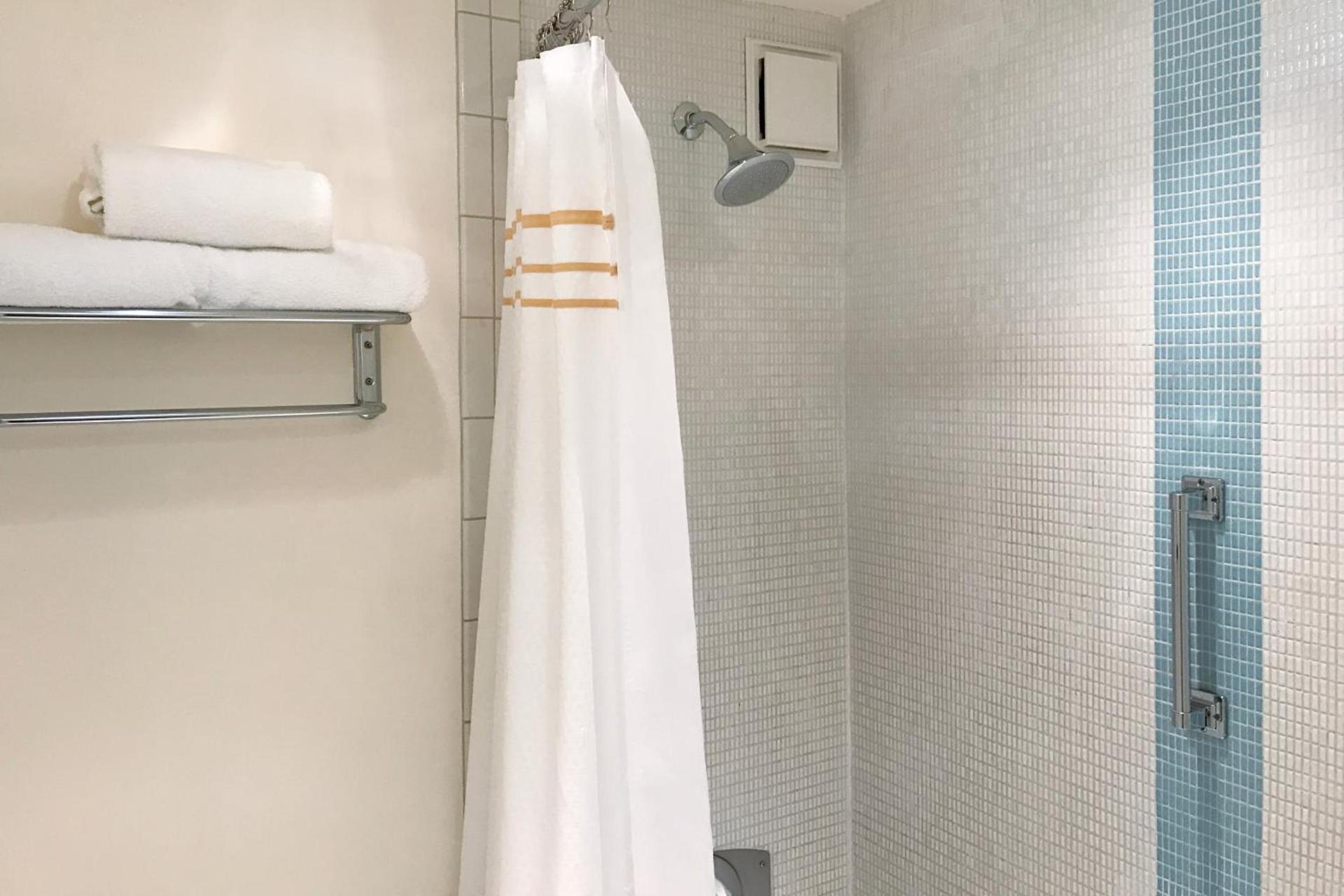 Washington Plaza Hotel photo 29