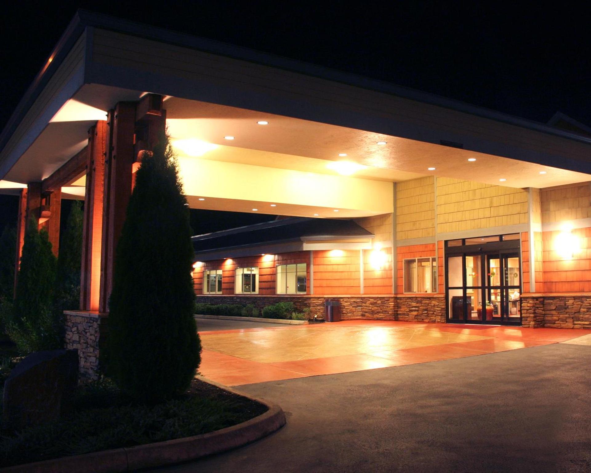 Best Western Snowcap Lodge photo 28