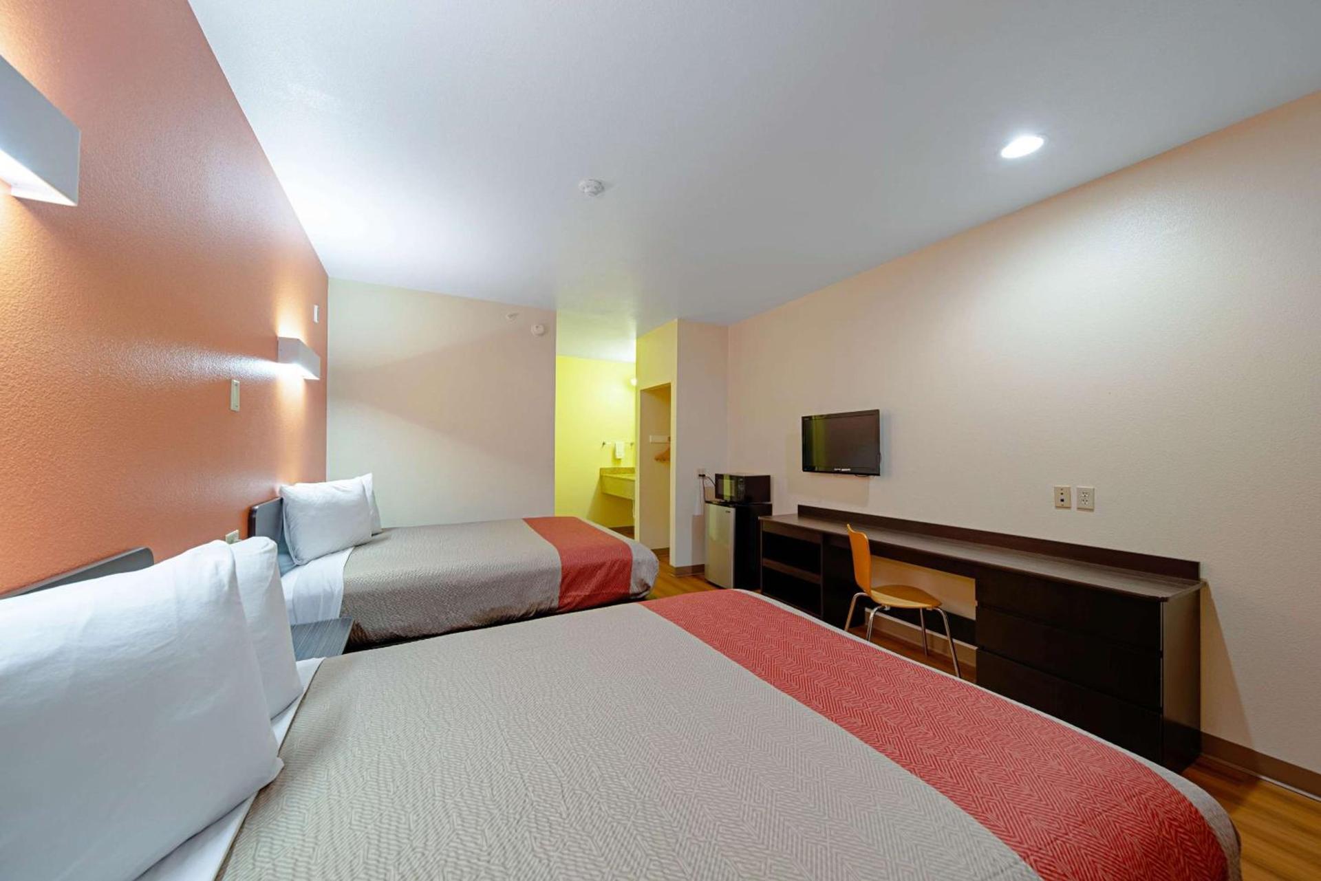 Motel 6-Rhome, TX photo 14