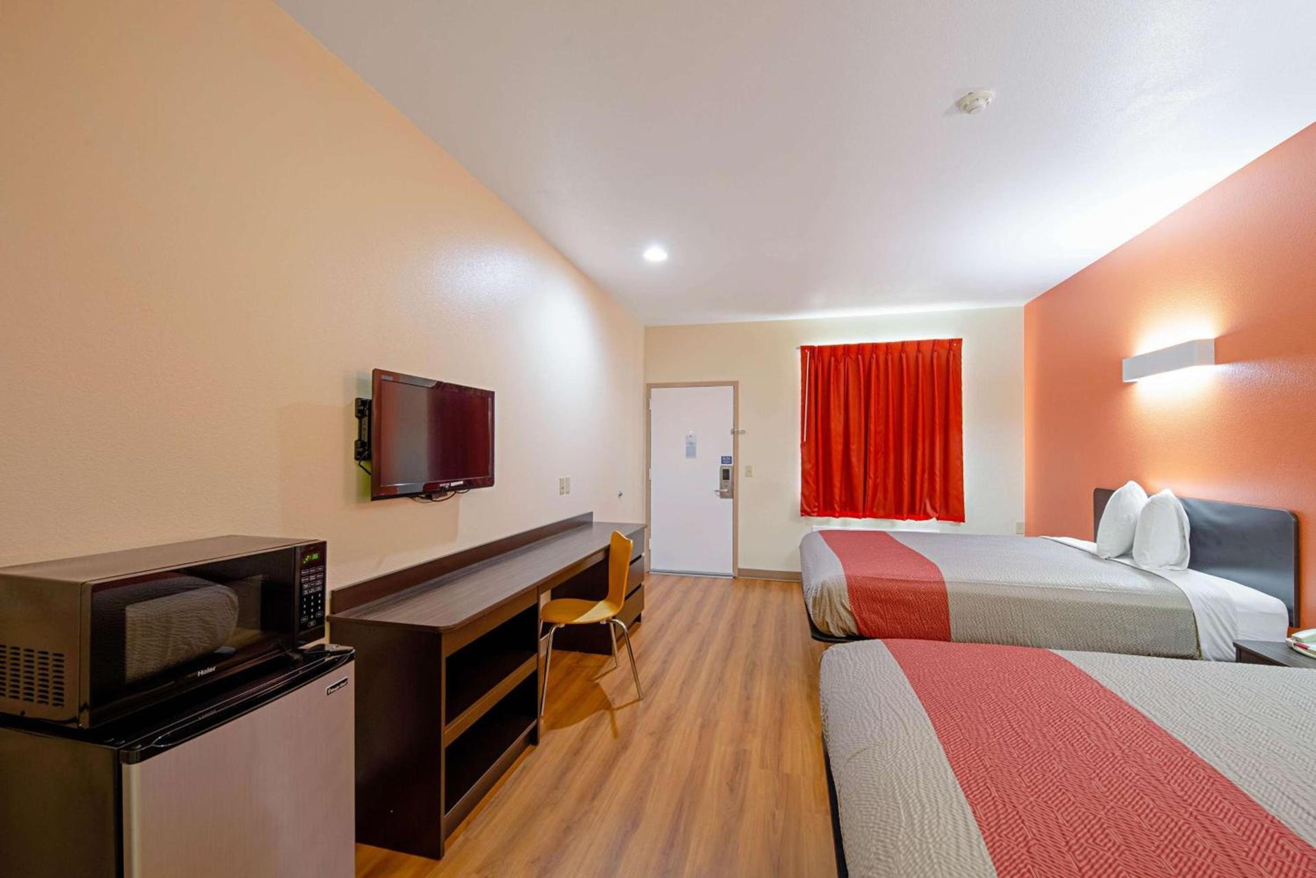 Motel 6-Rhome, TX photo 15