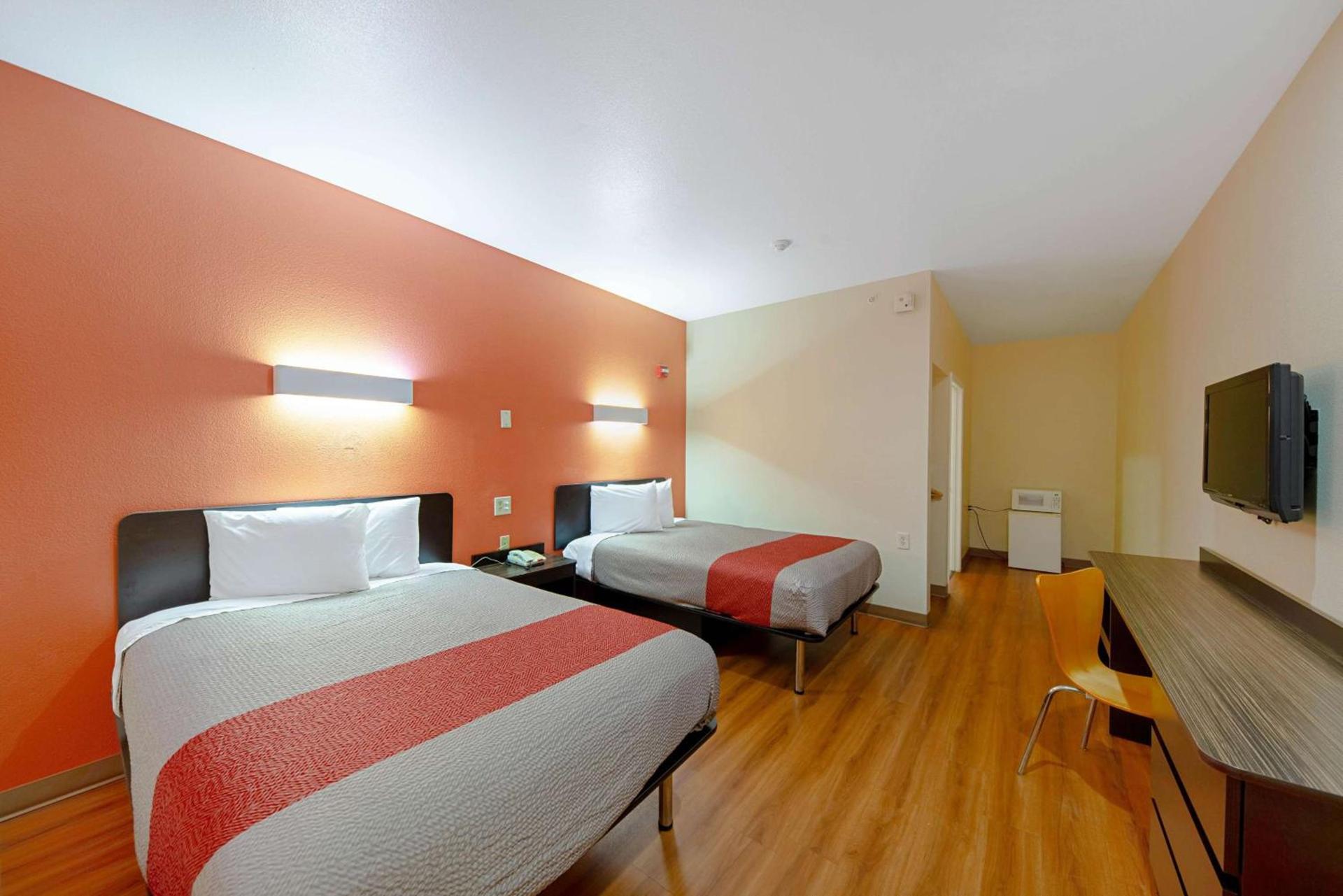 Motel 6-Rhome, TX photo 17